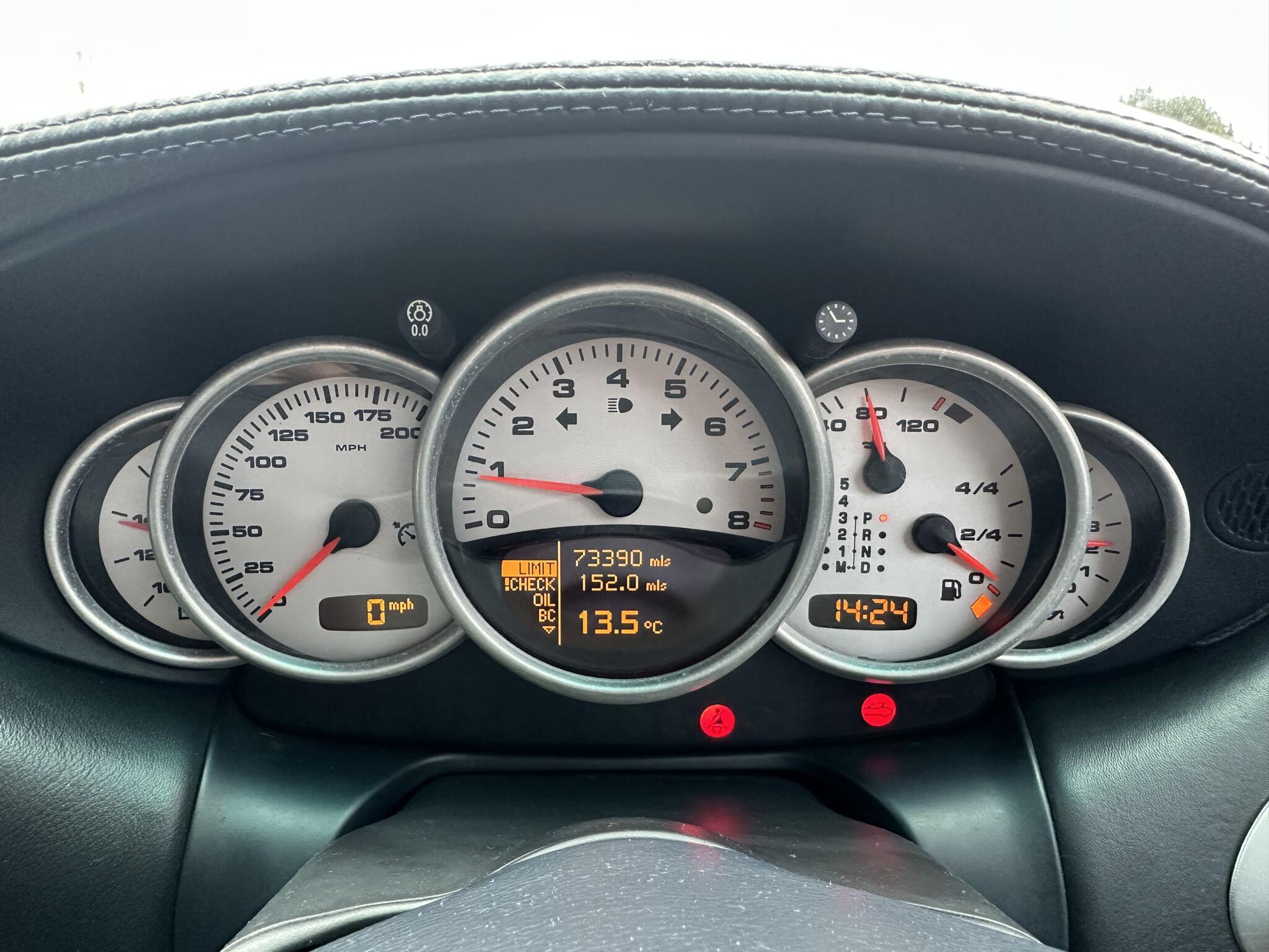 Porsche 911 view 14