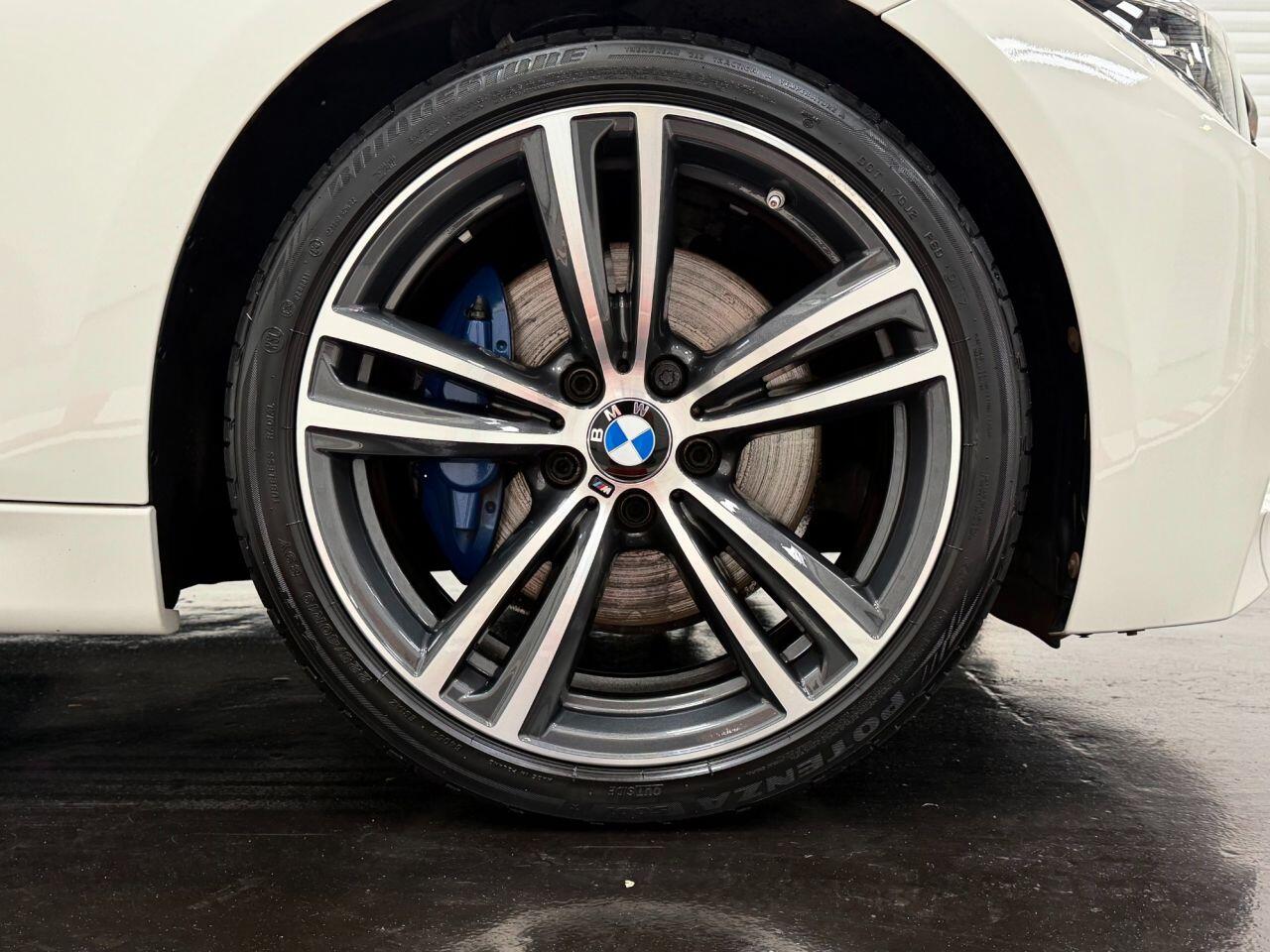 BMW 3 Series view 23