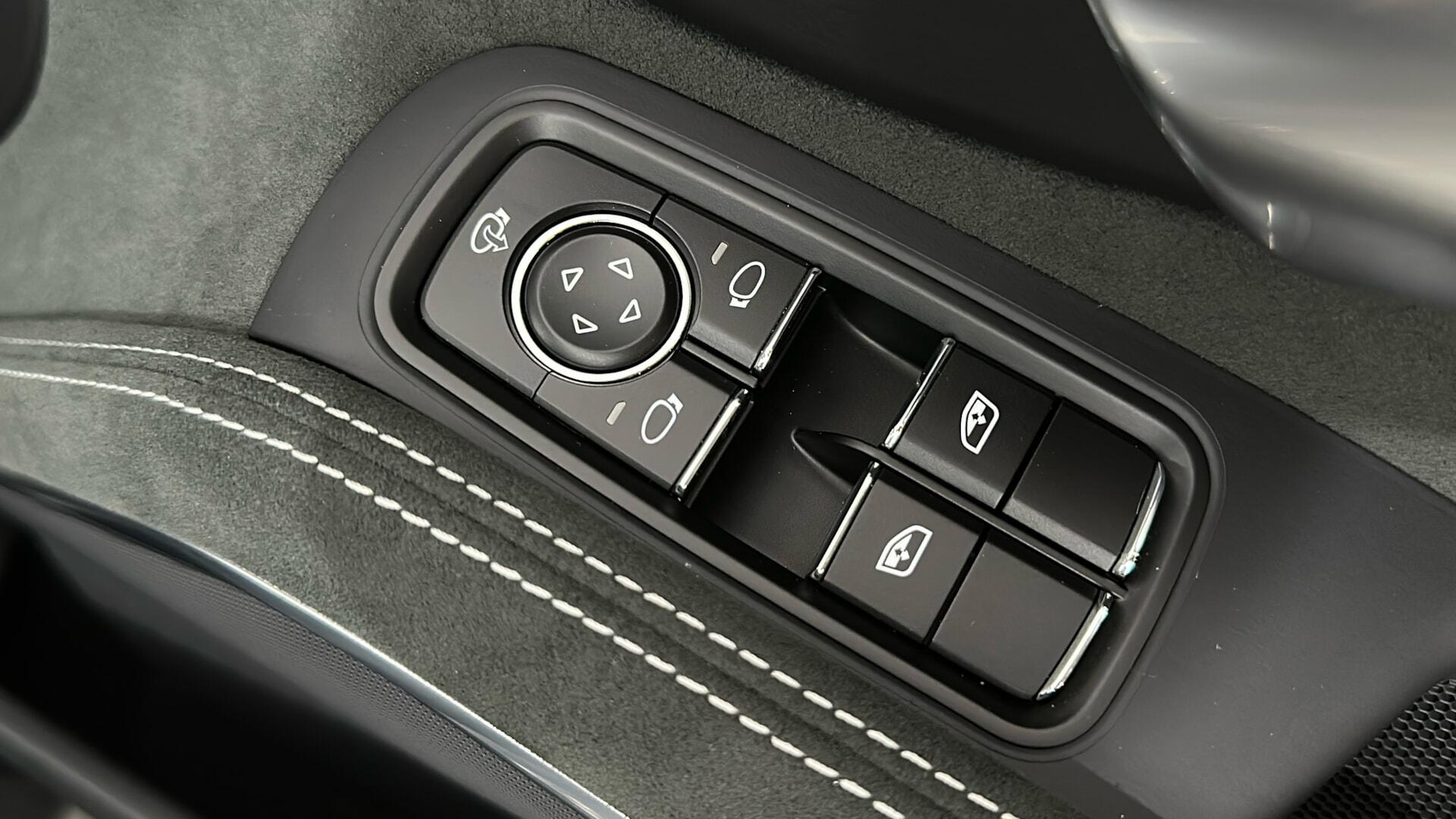 Porsche Cayman view 18