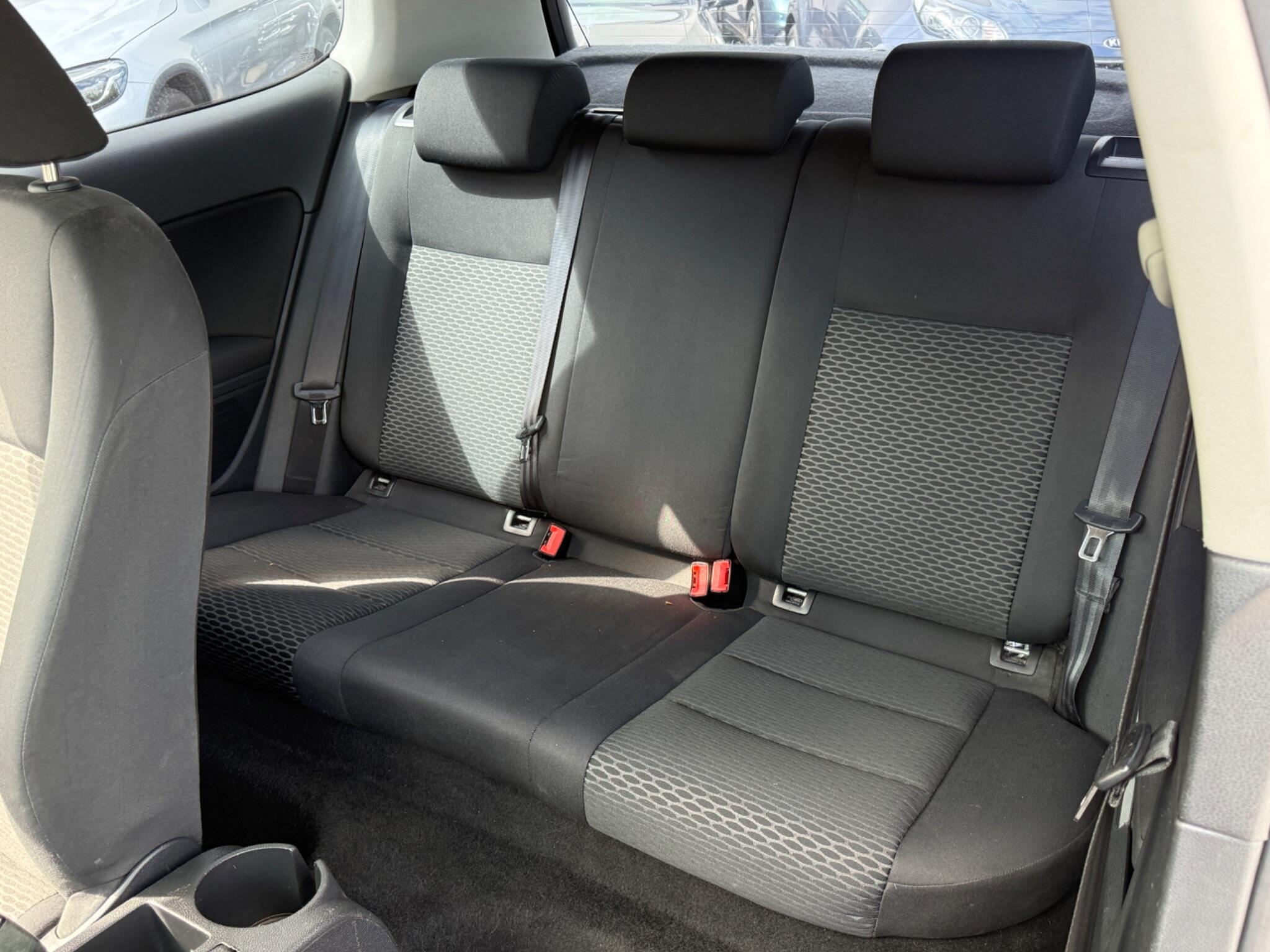 Volkswagen Golf - Image 38