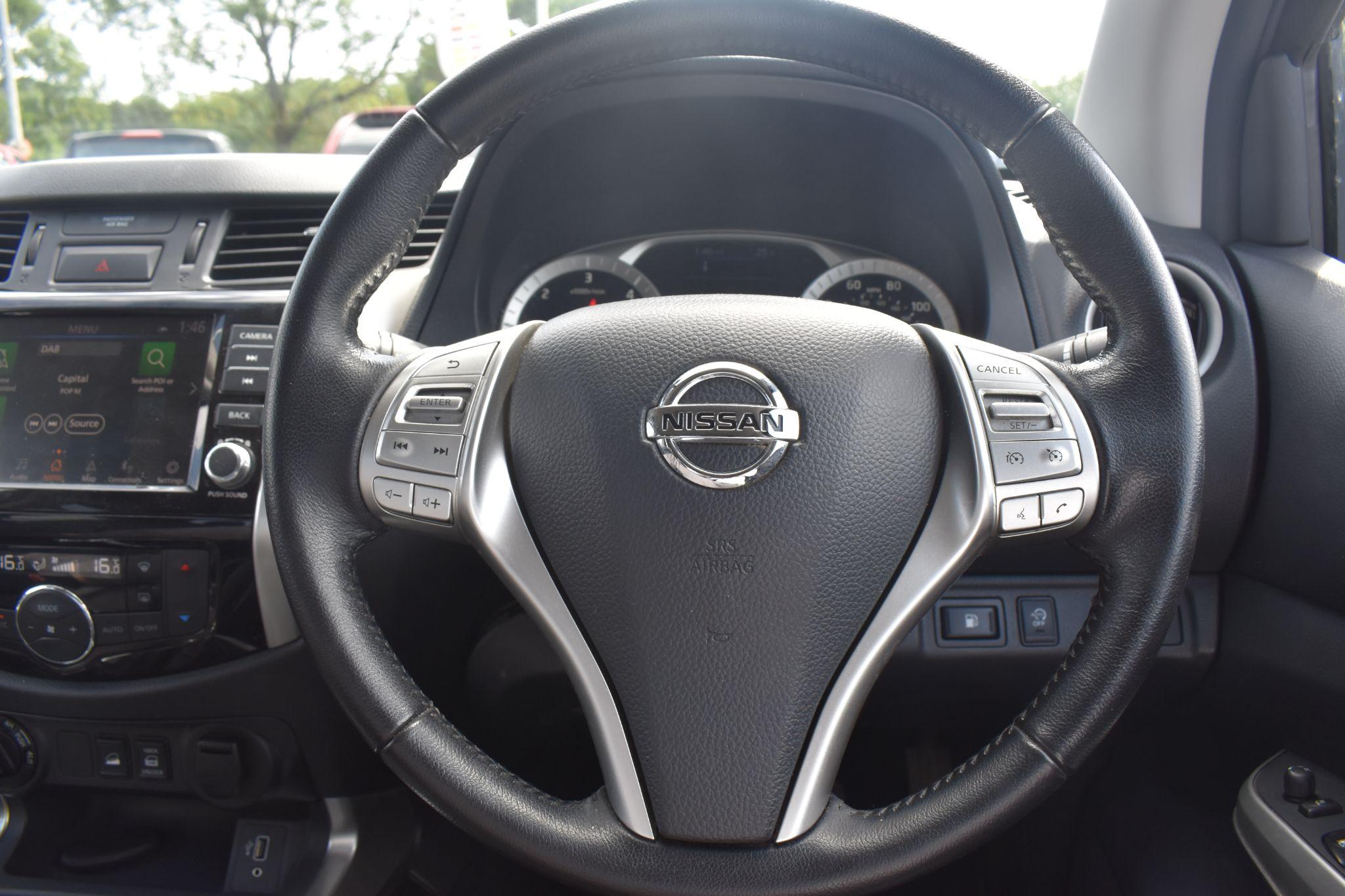 Navara - 2.3 dCi Tekna 4WD Euro 6 (s/s) 4dr - Image 32