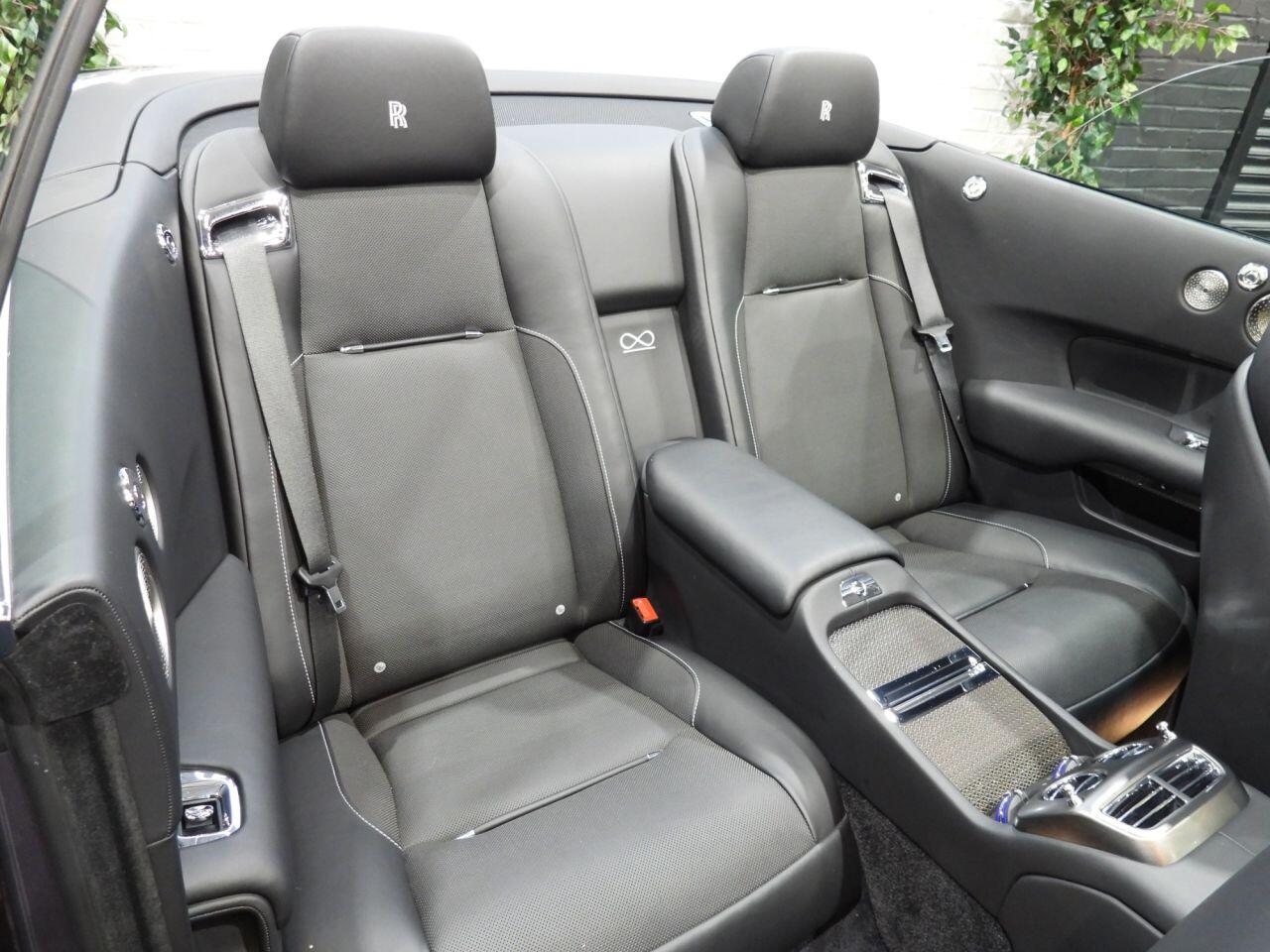 Rolls-Royce Dawn view 22