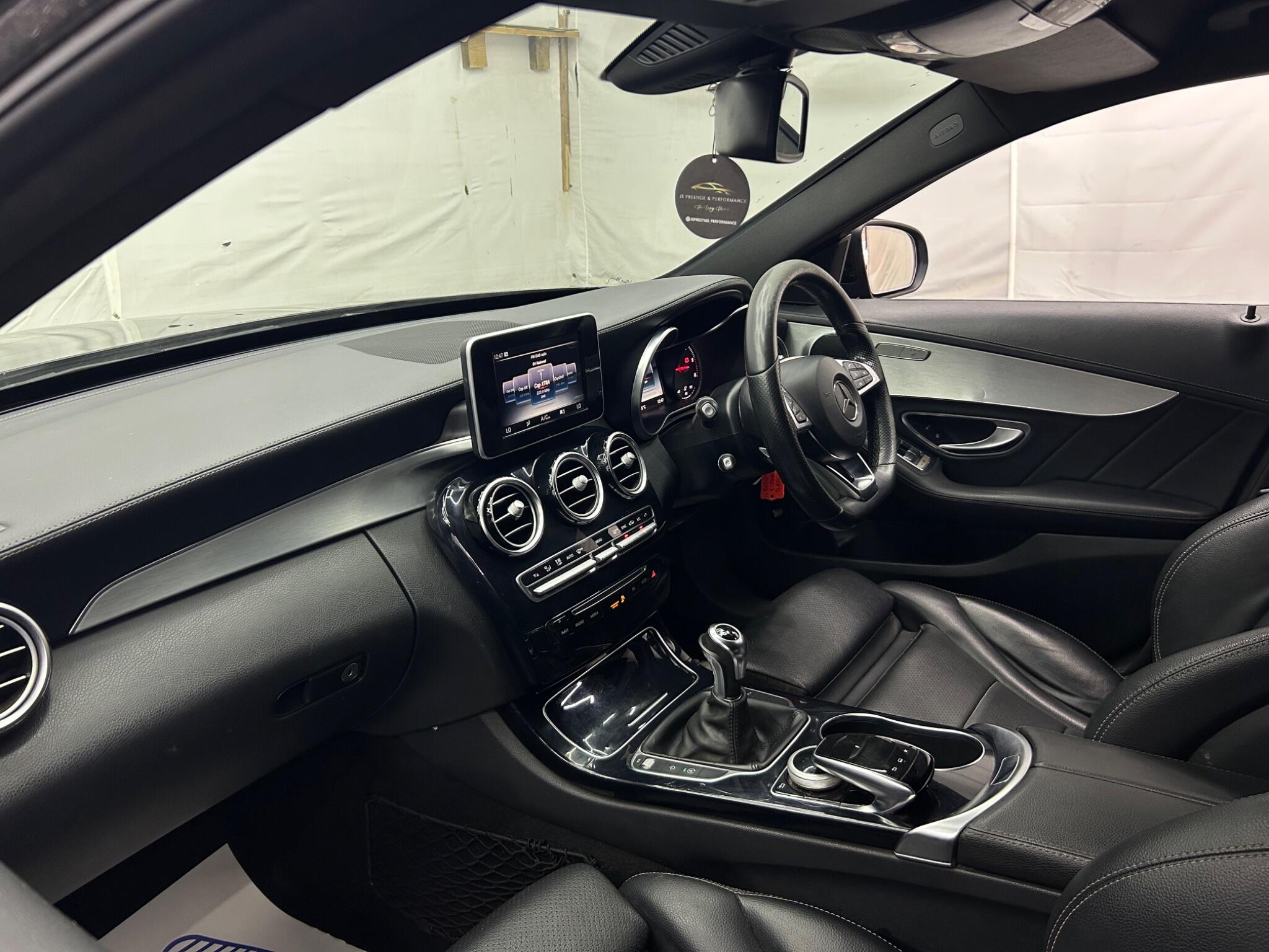Mercedes-Benz C Class view 14