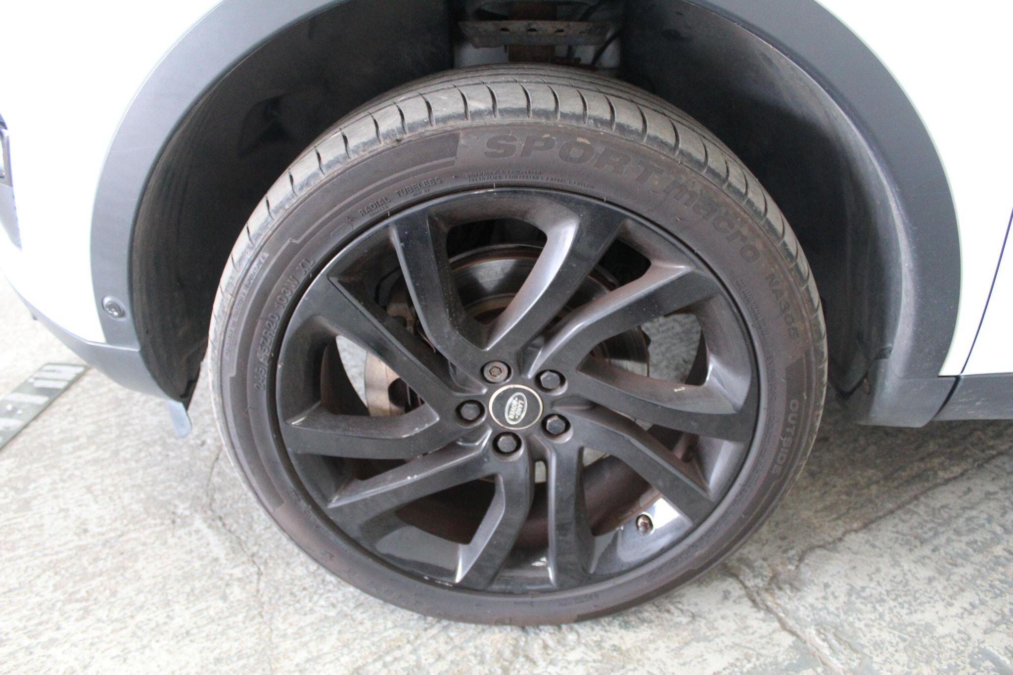 Land Rover Discovery Sport view 58