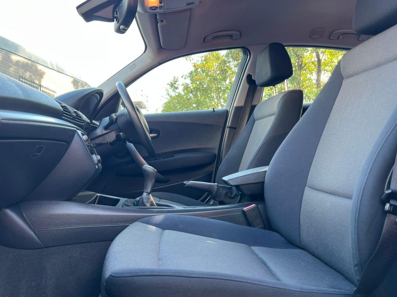 BMW 1 Series view 16
