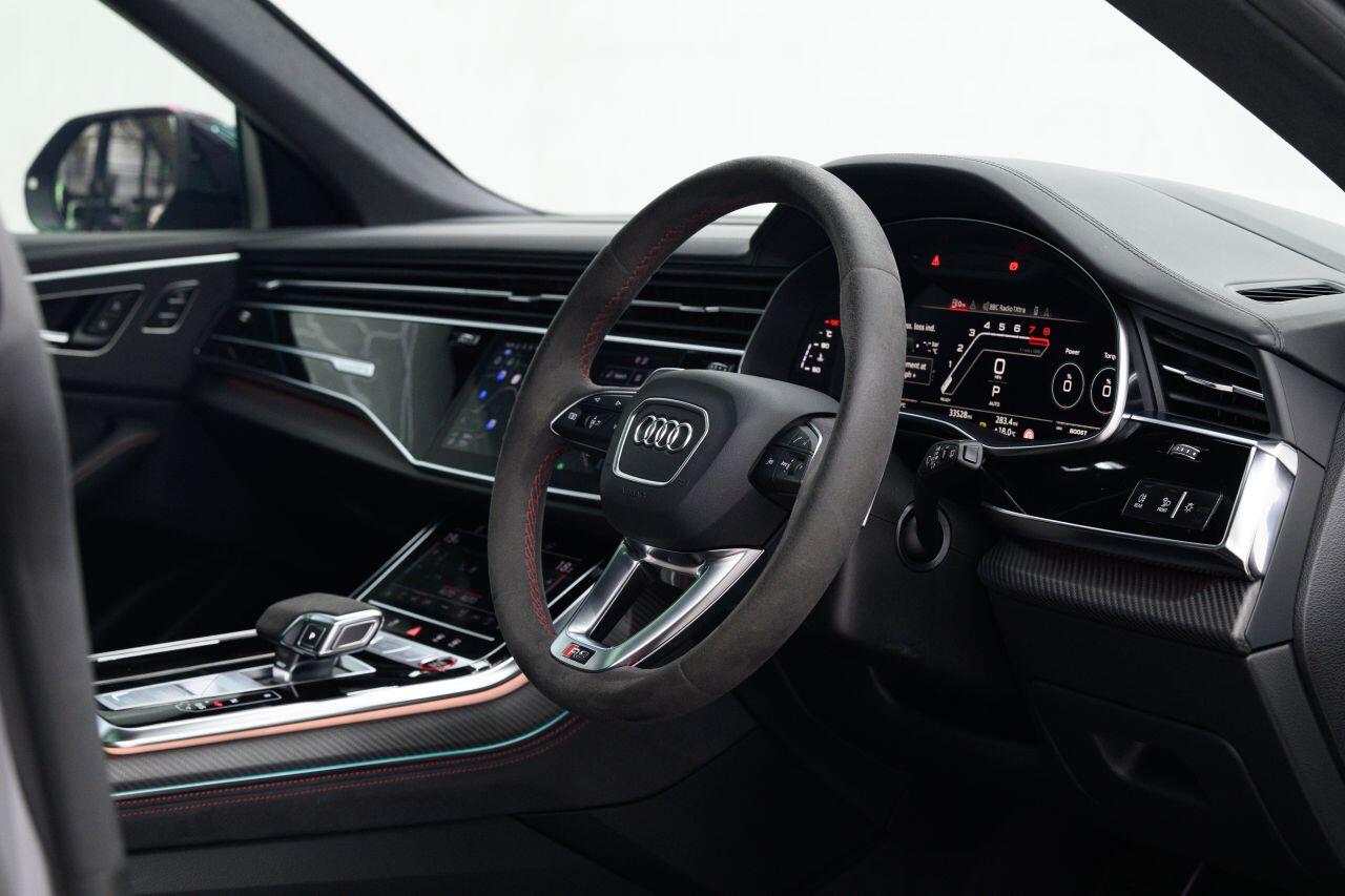 Audi RS Q8 view 15