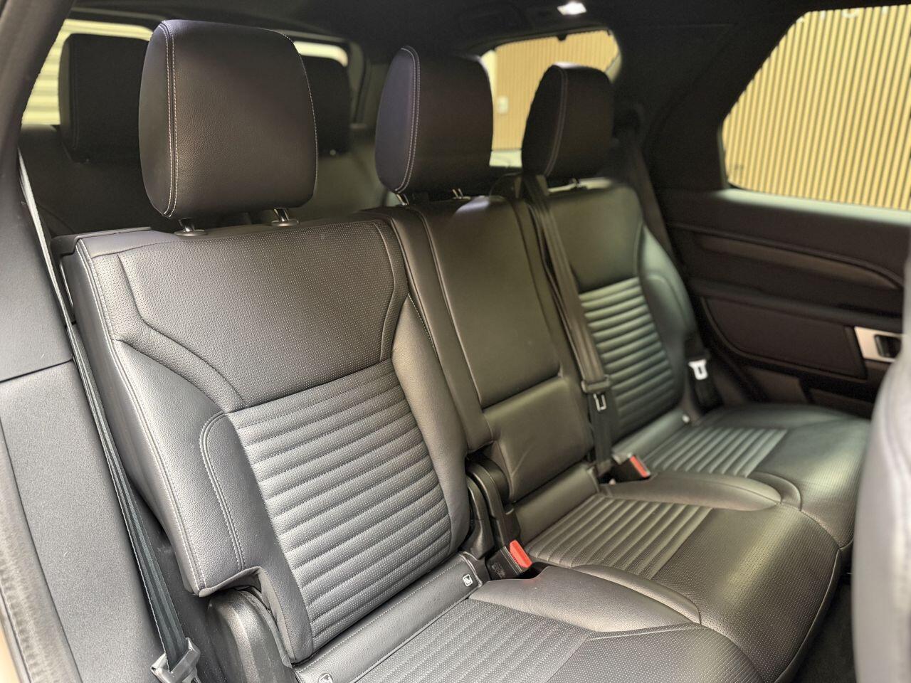 Land Rover Discovery 3 view 15