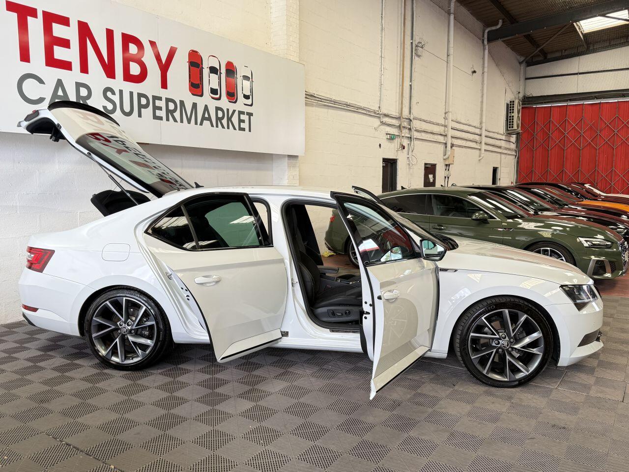 Skoda Superb view 14