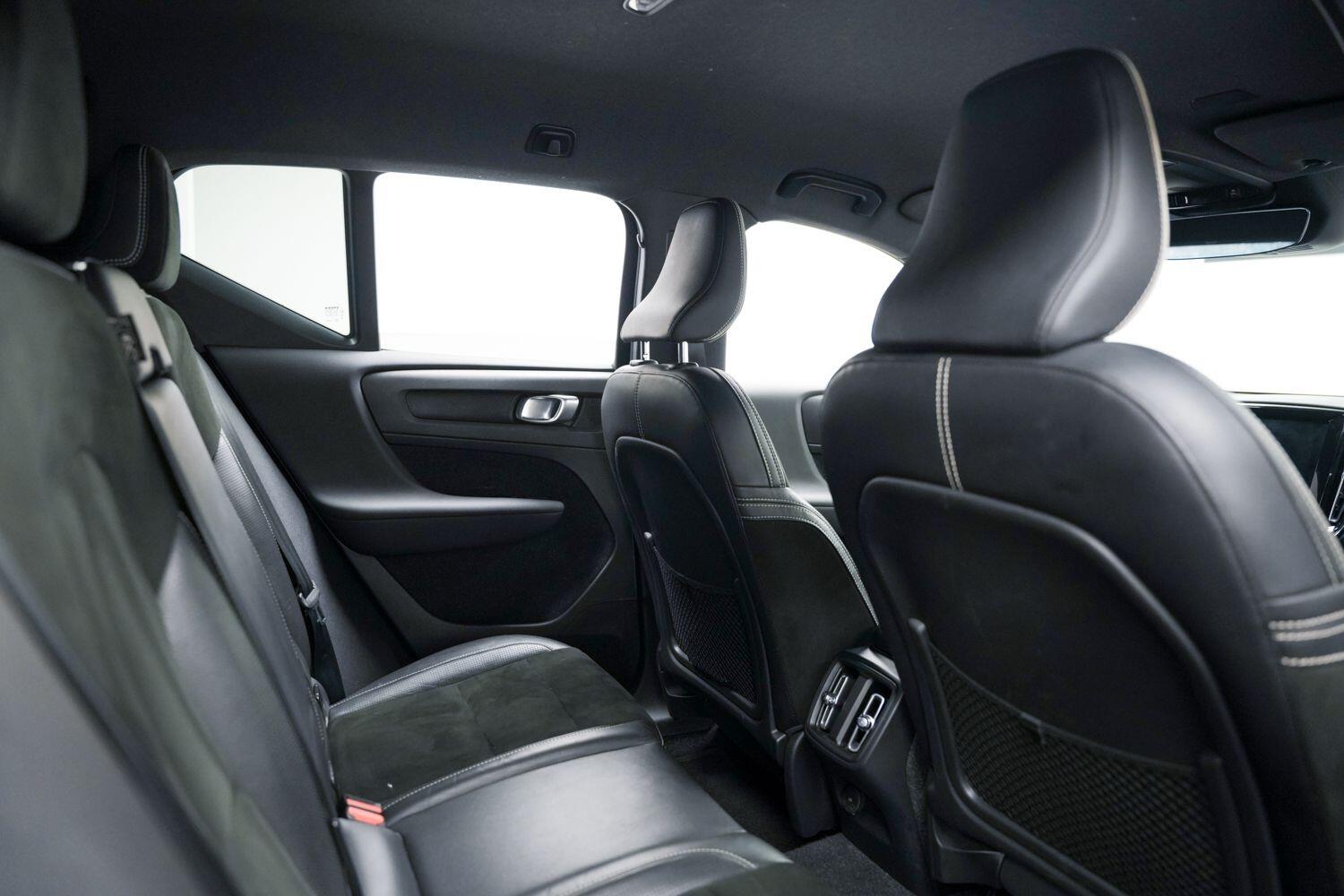 Volvo XC40 view 12