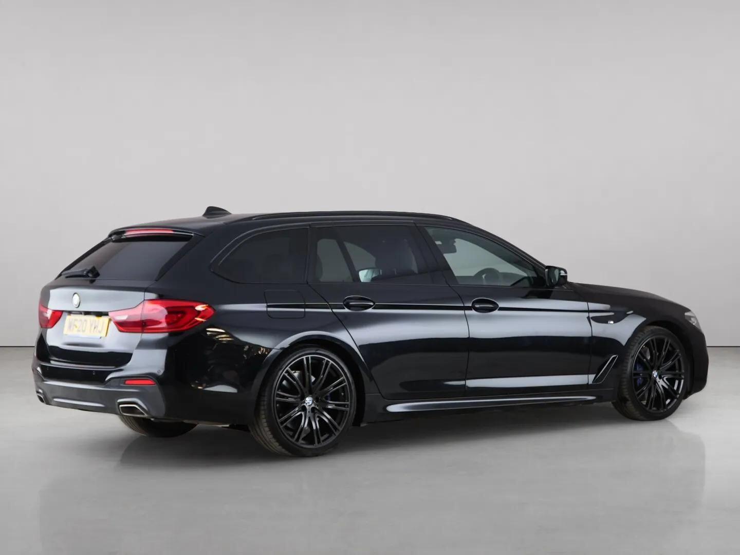 BMW 5 Series view 8
