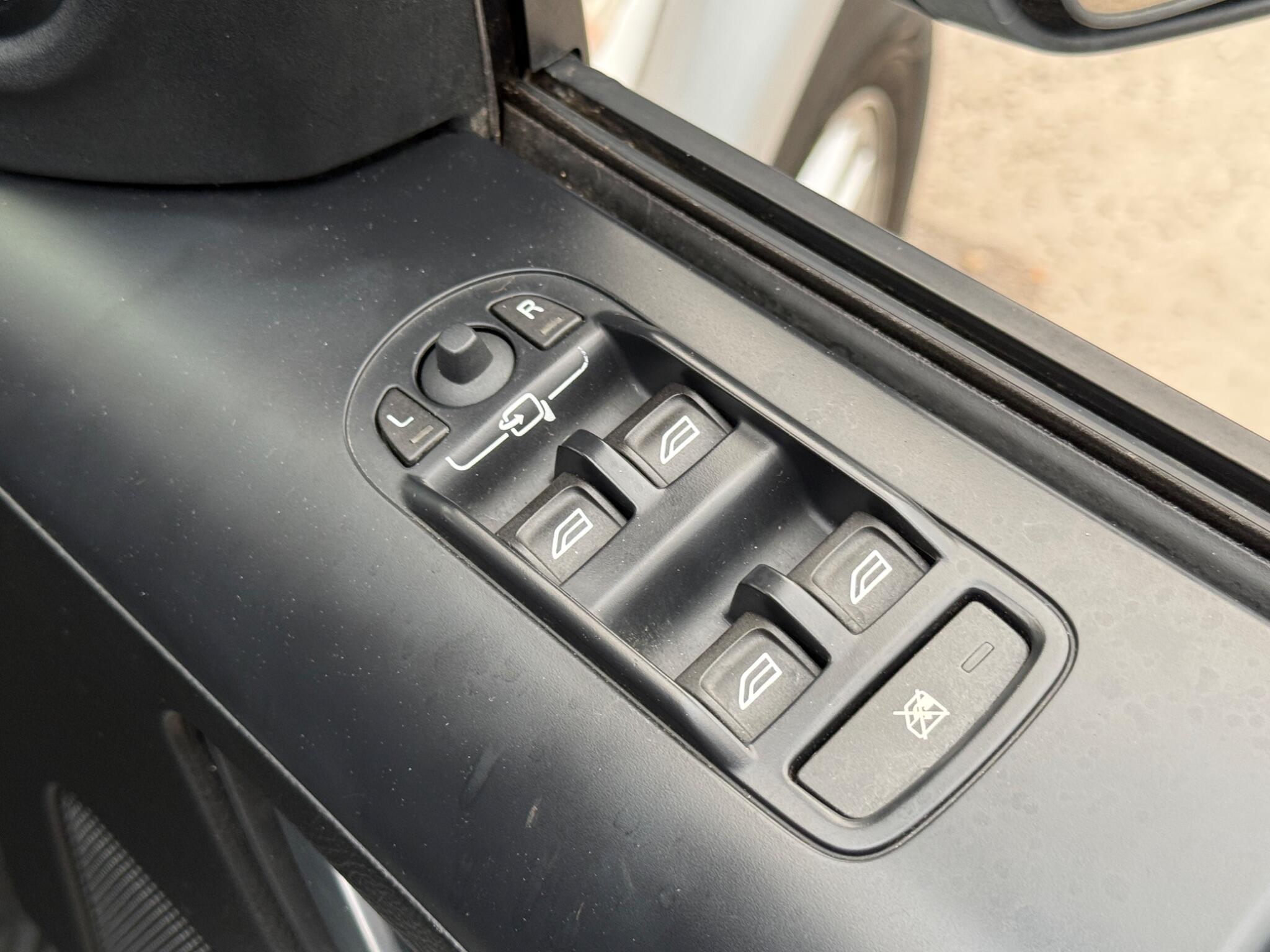 Land Rover Freelander 2 - Image 14