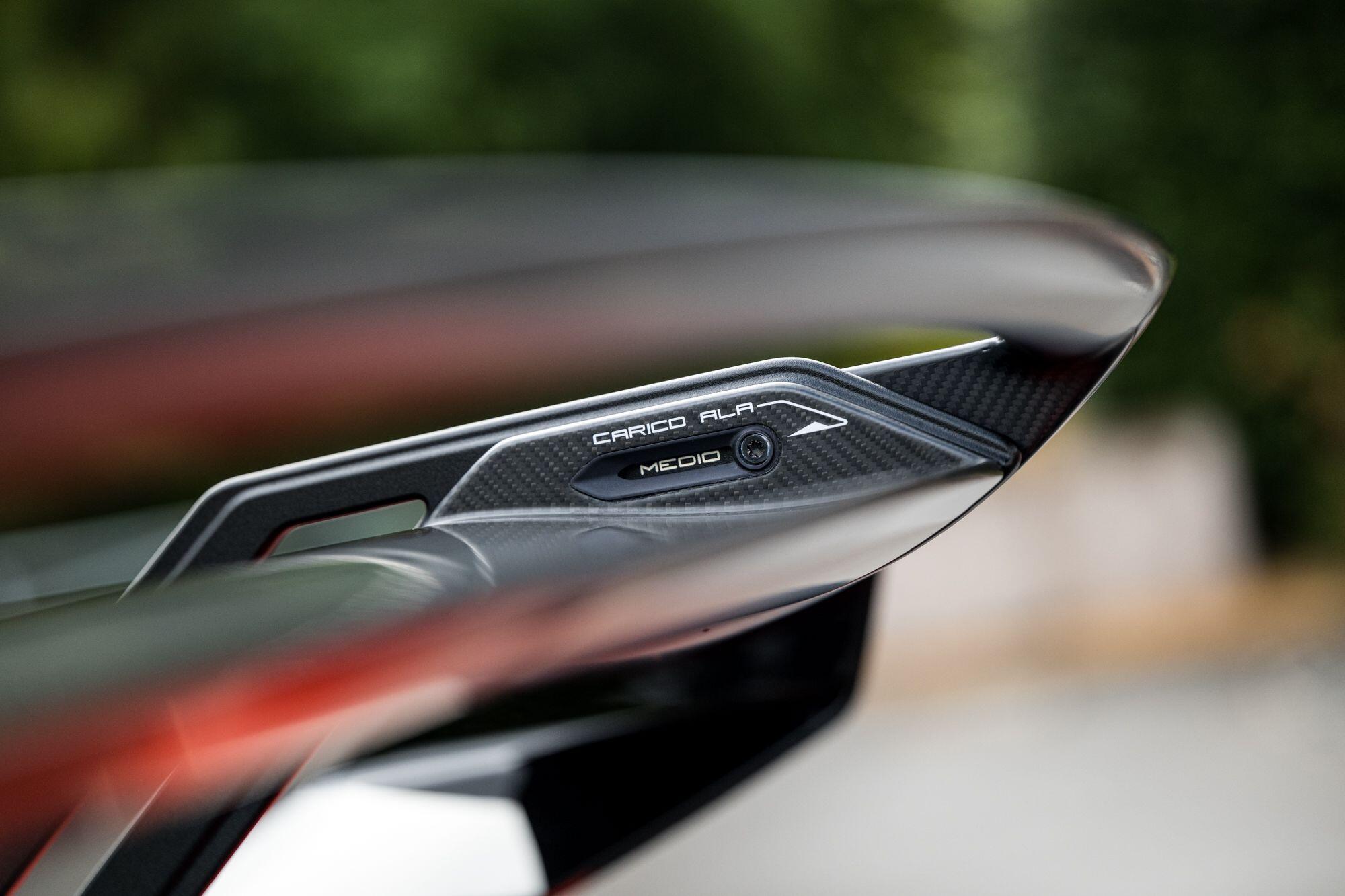 Lamborghini Huracan view 17