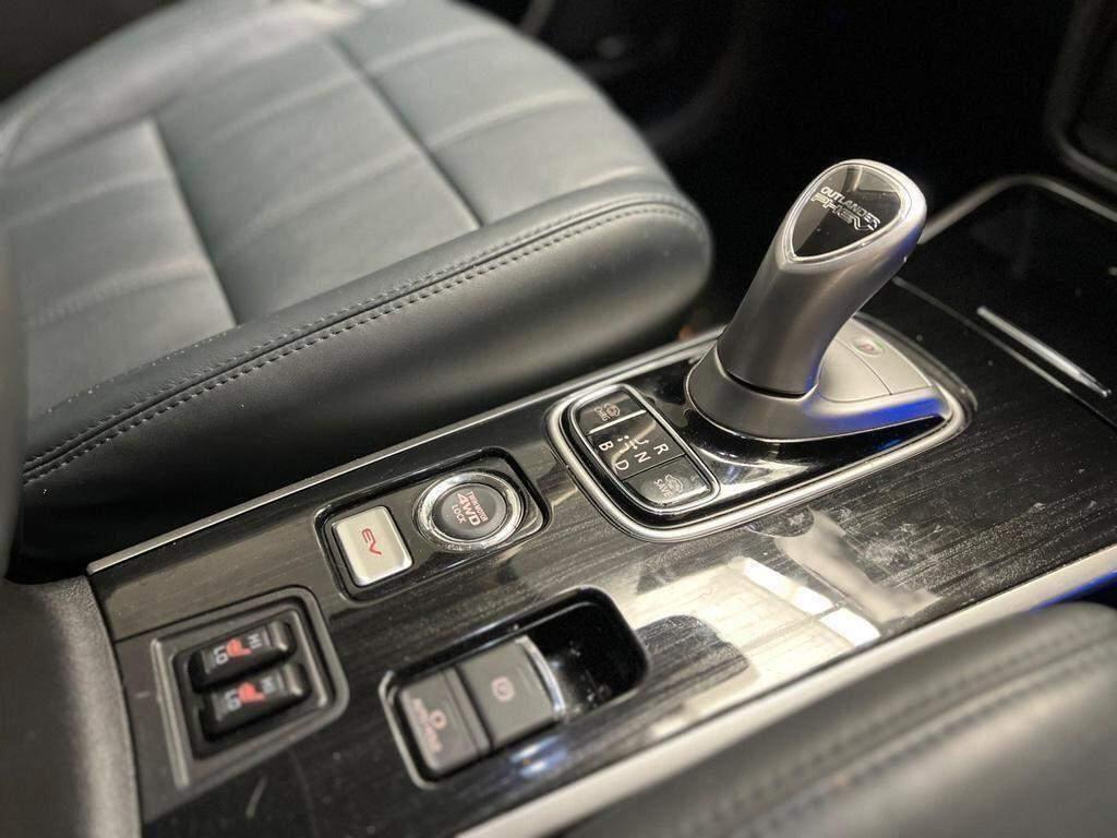 Mitsubishi Outlander view 7