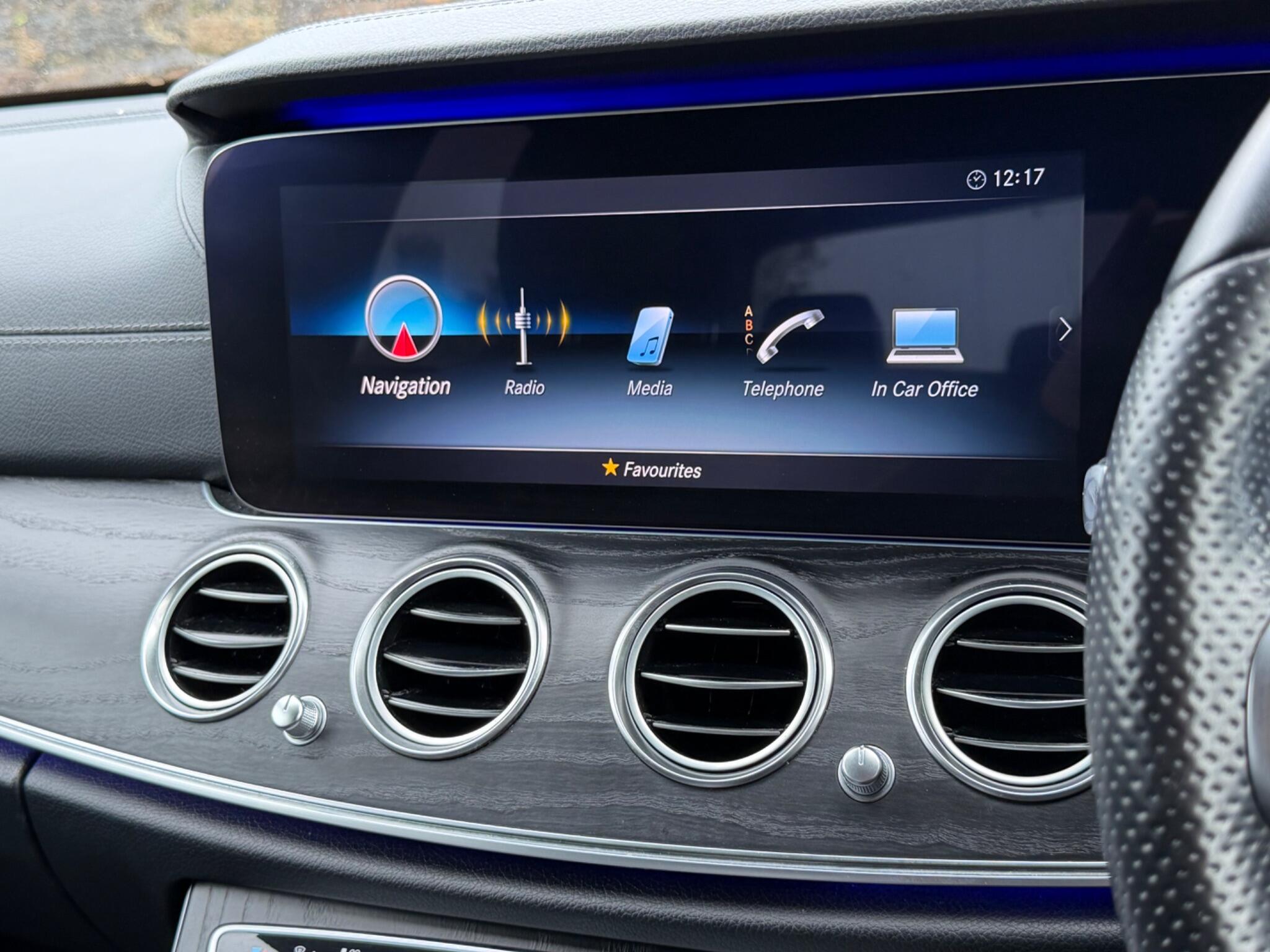 Mercedes-Benz E-Class view 34