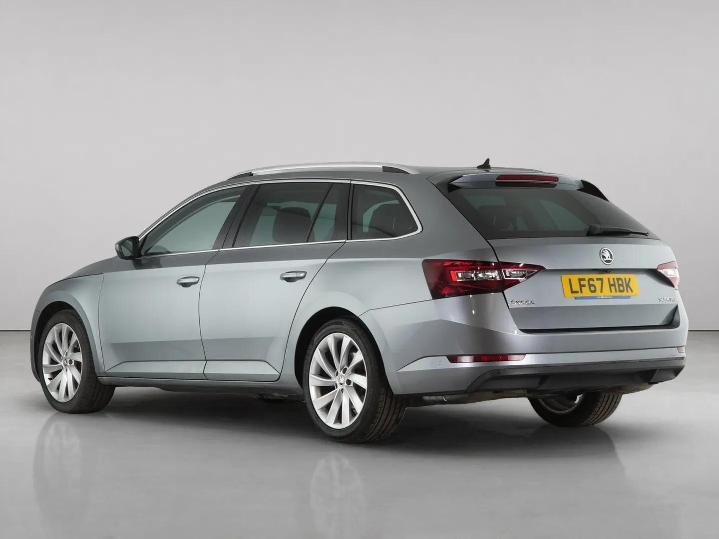 Skoda Superb view 9