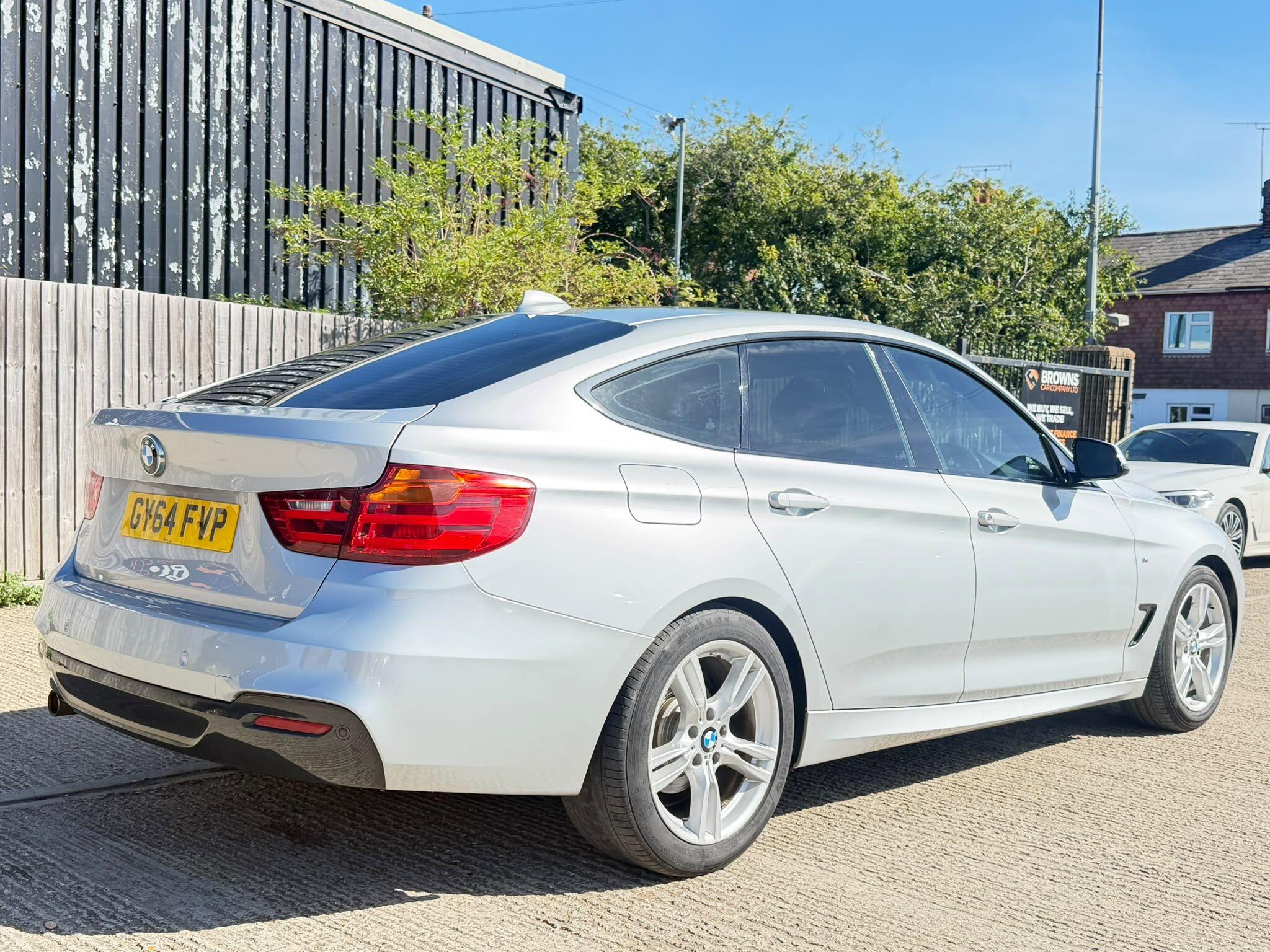 BMW 3 Series view 8