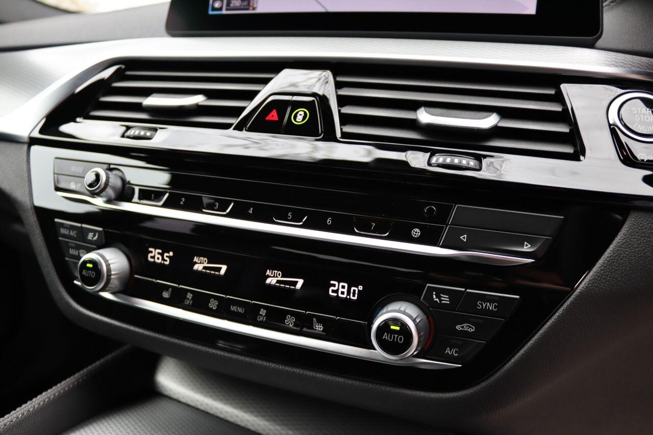 BMW 5 Series view 34