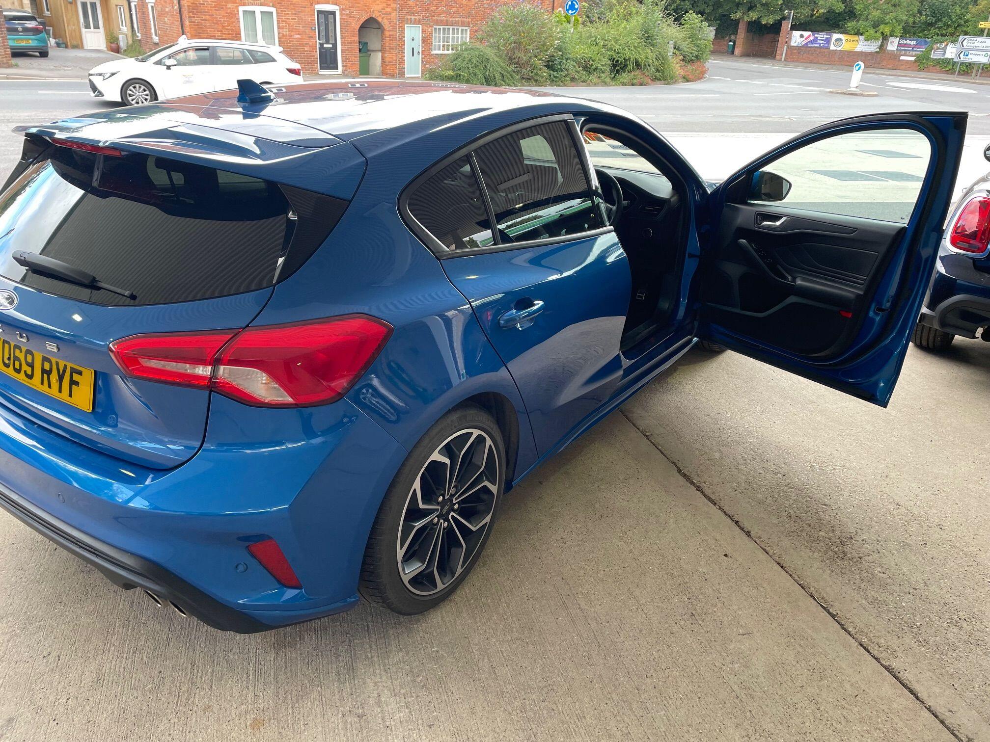 2019 Ford Focus 1.0T EcoBoost ST-Line X Euro 6 (s/s) 5dr • 25,930 miles image 5