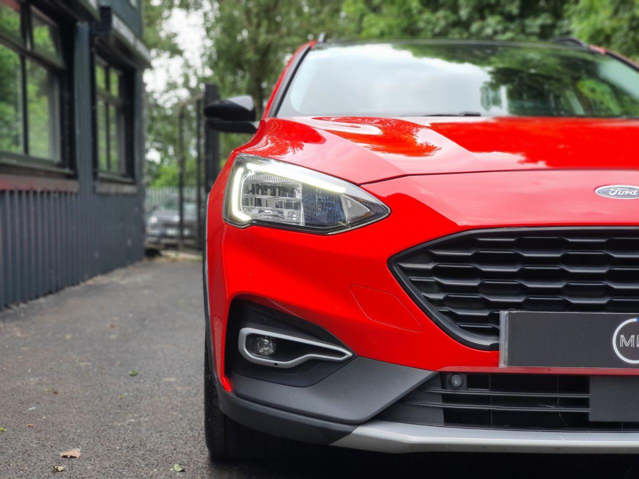 Ford Focus view 12