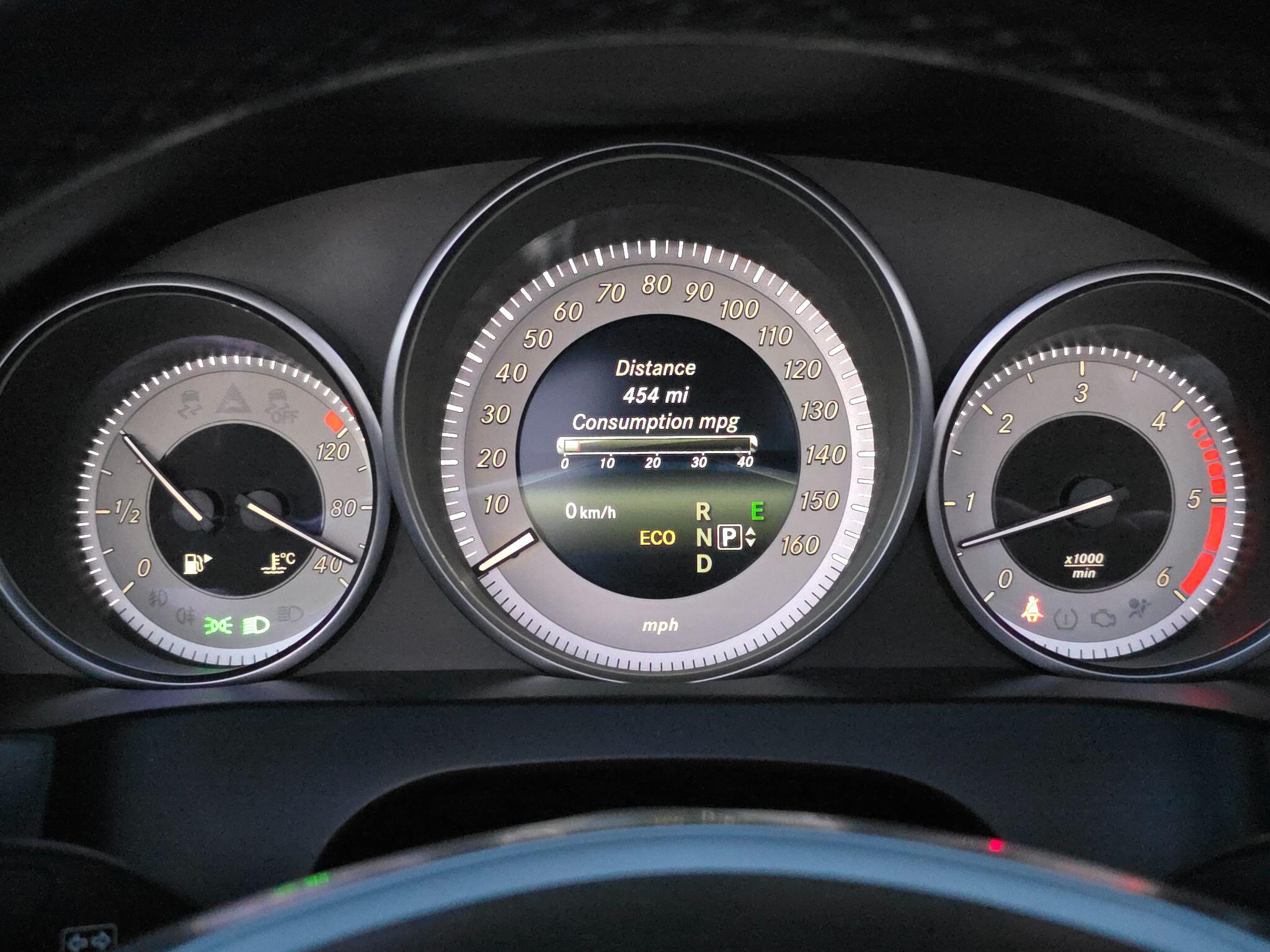 2014 Mercedes-Benz E Class image 39