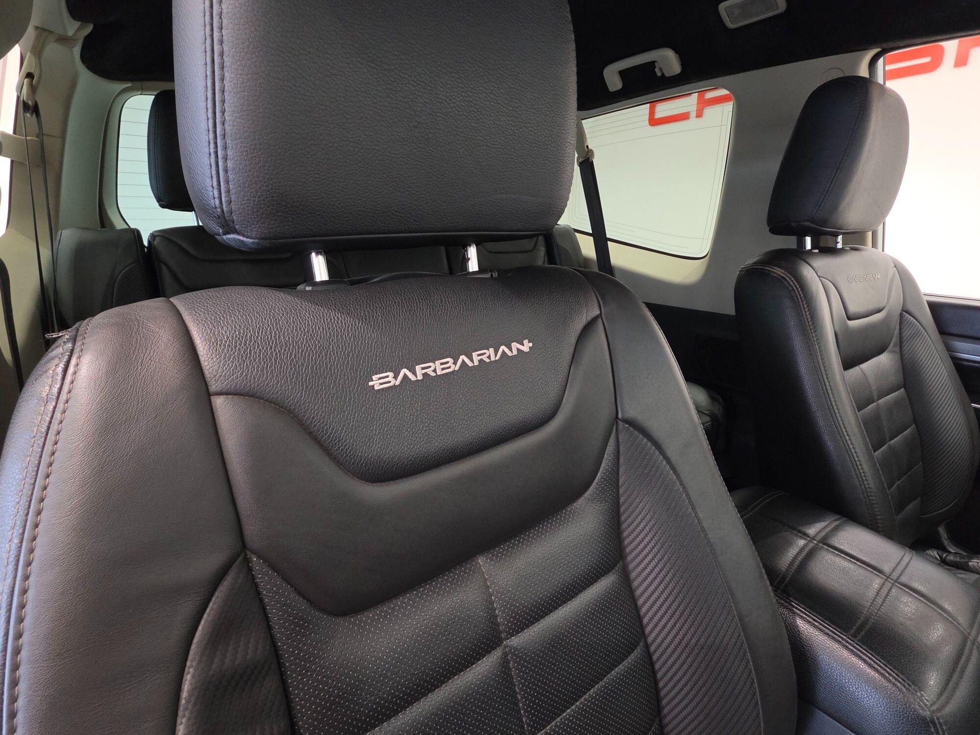 Mitsubishi Shogun view 19