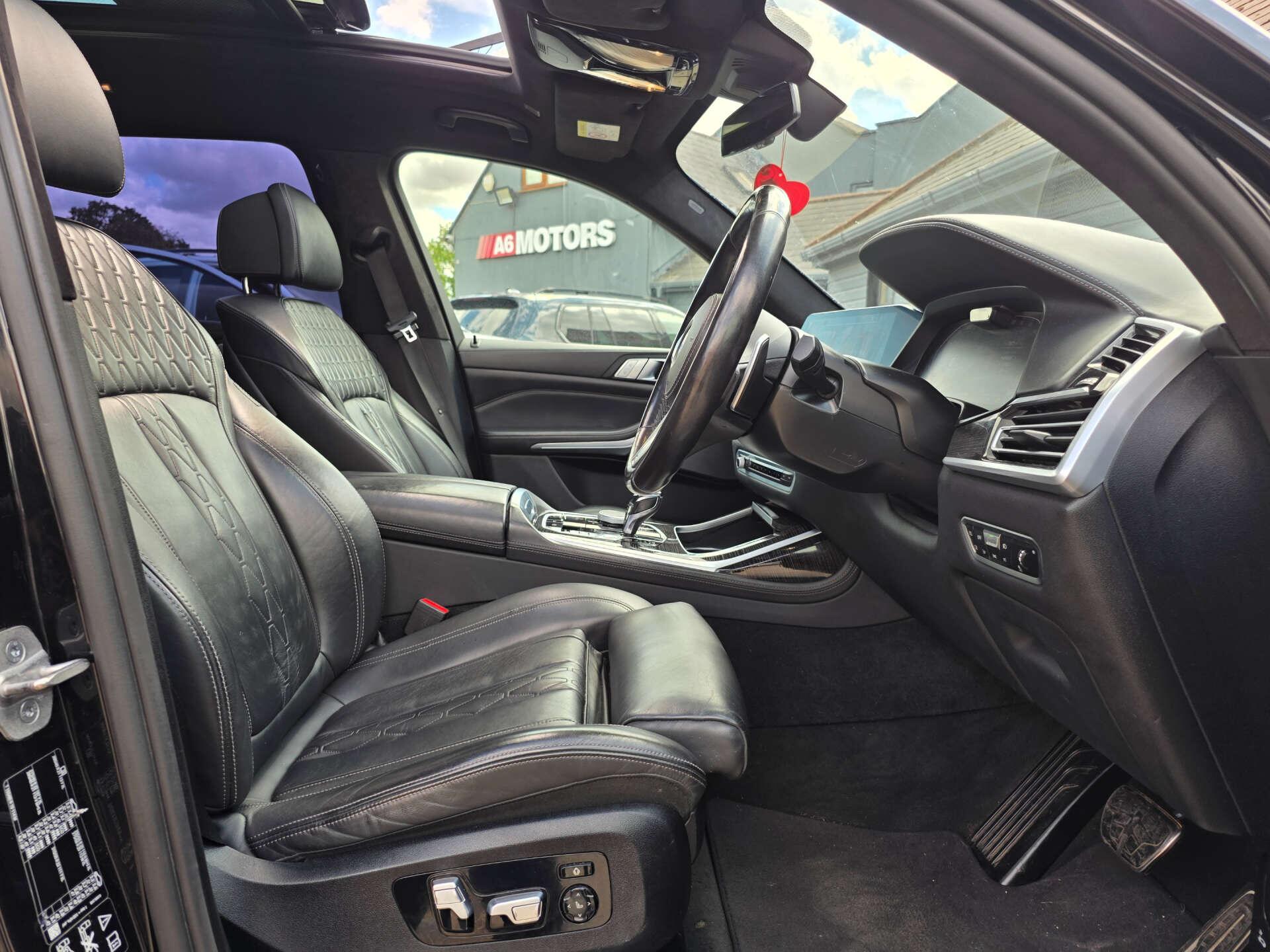 BMW X7 view 20
