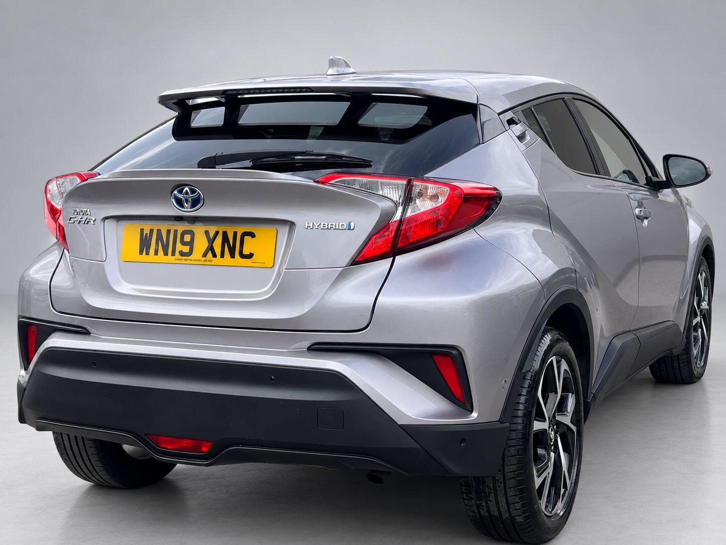 Toyota C-HR view 9