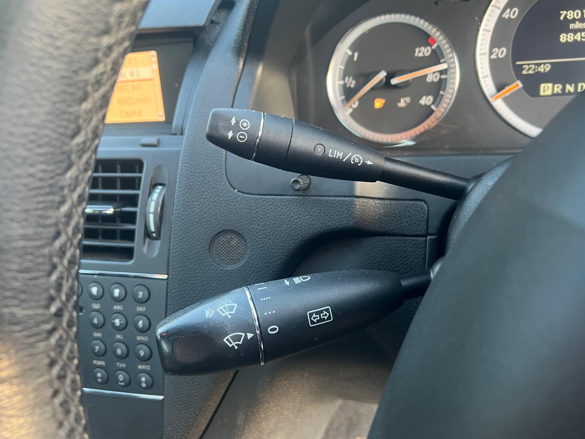 Mercedes-Benz C-Class view 33