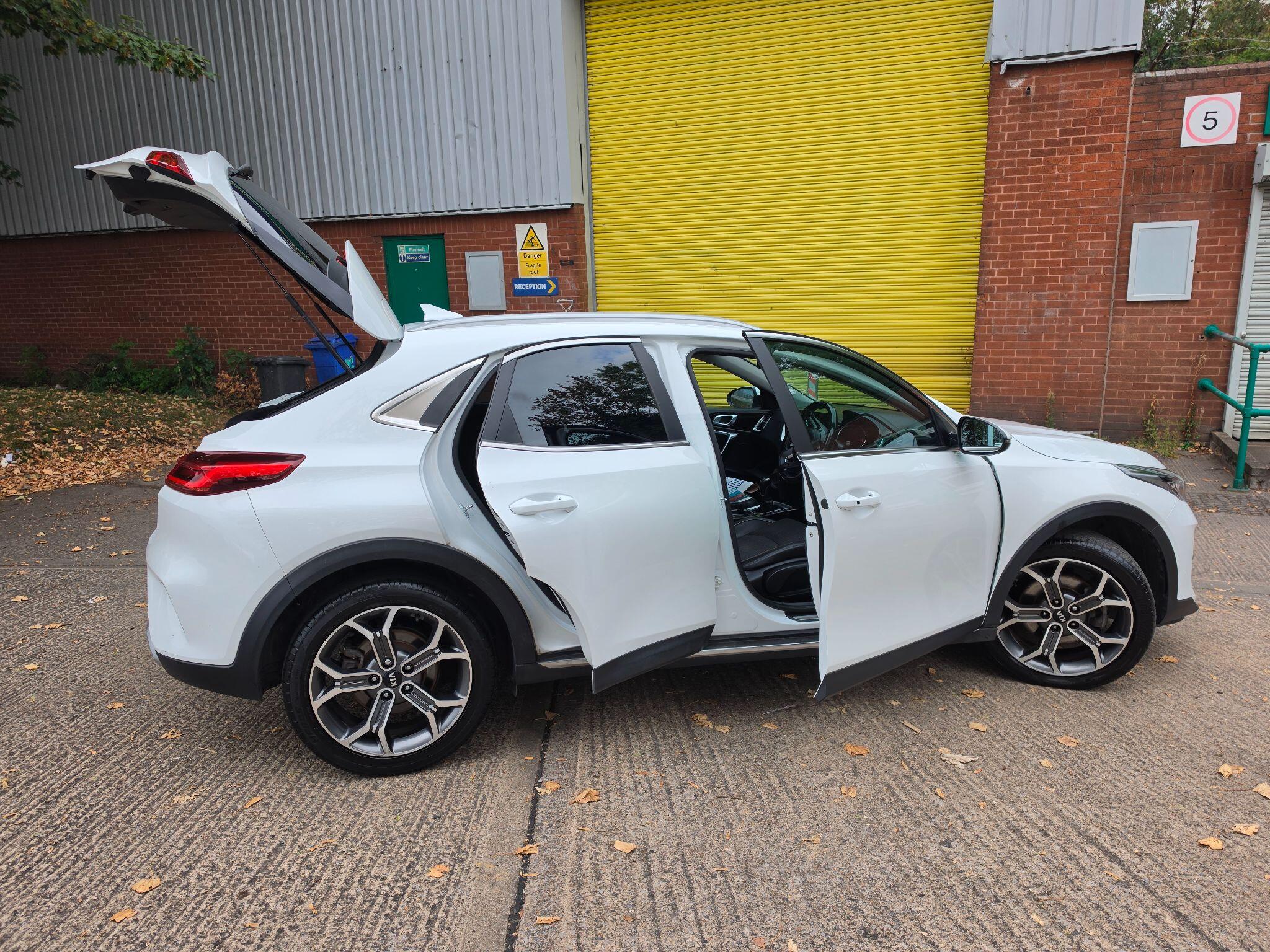 Kia Xceed view 3