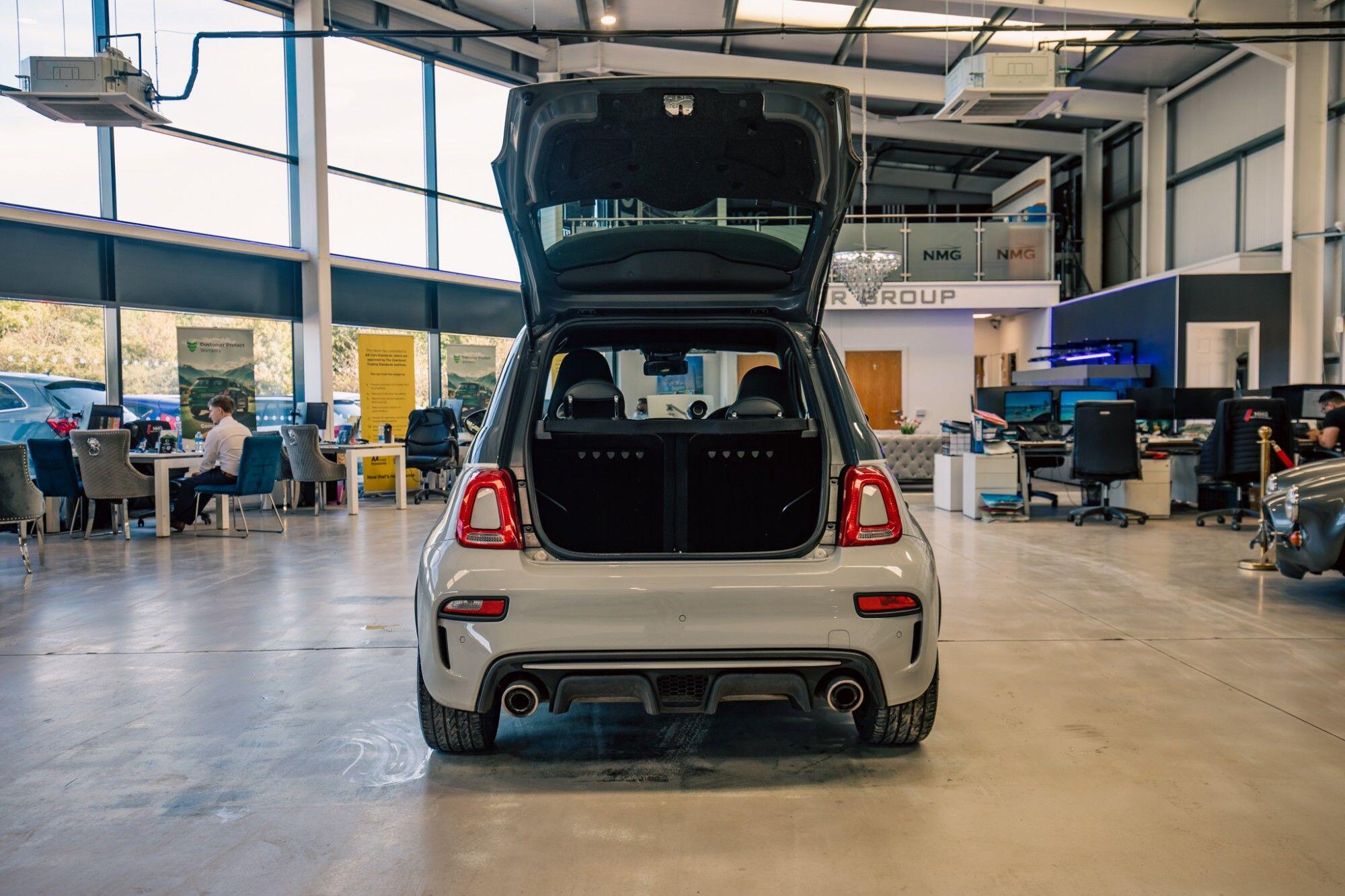 Abarth 595 view 31