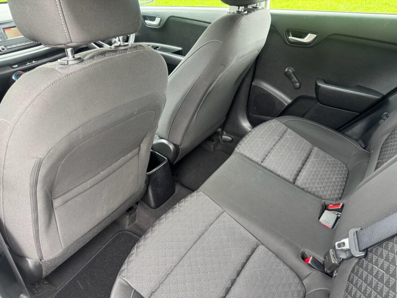 Kia Rio view 18