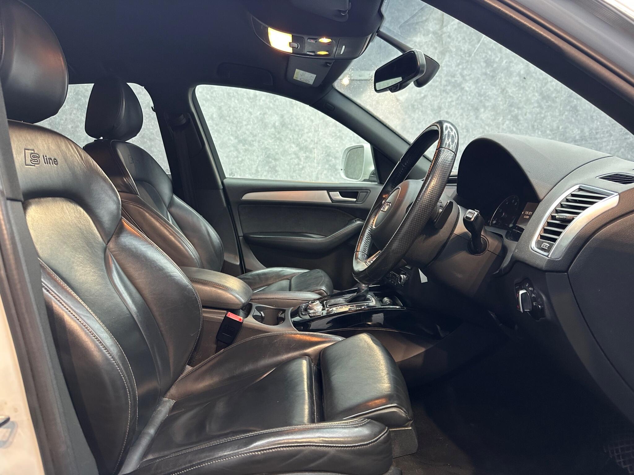 Audi Q5 view 7
