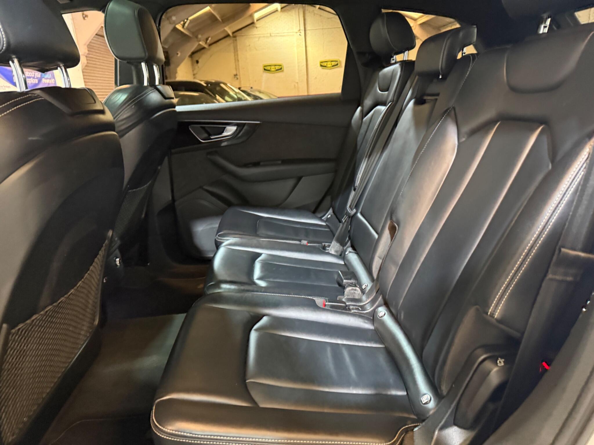 Audi Q7 view 50