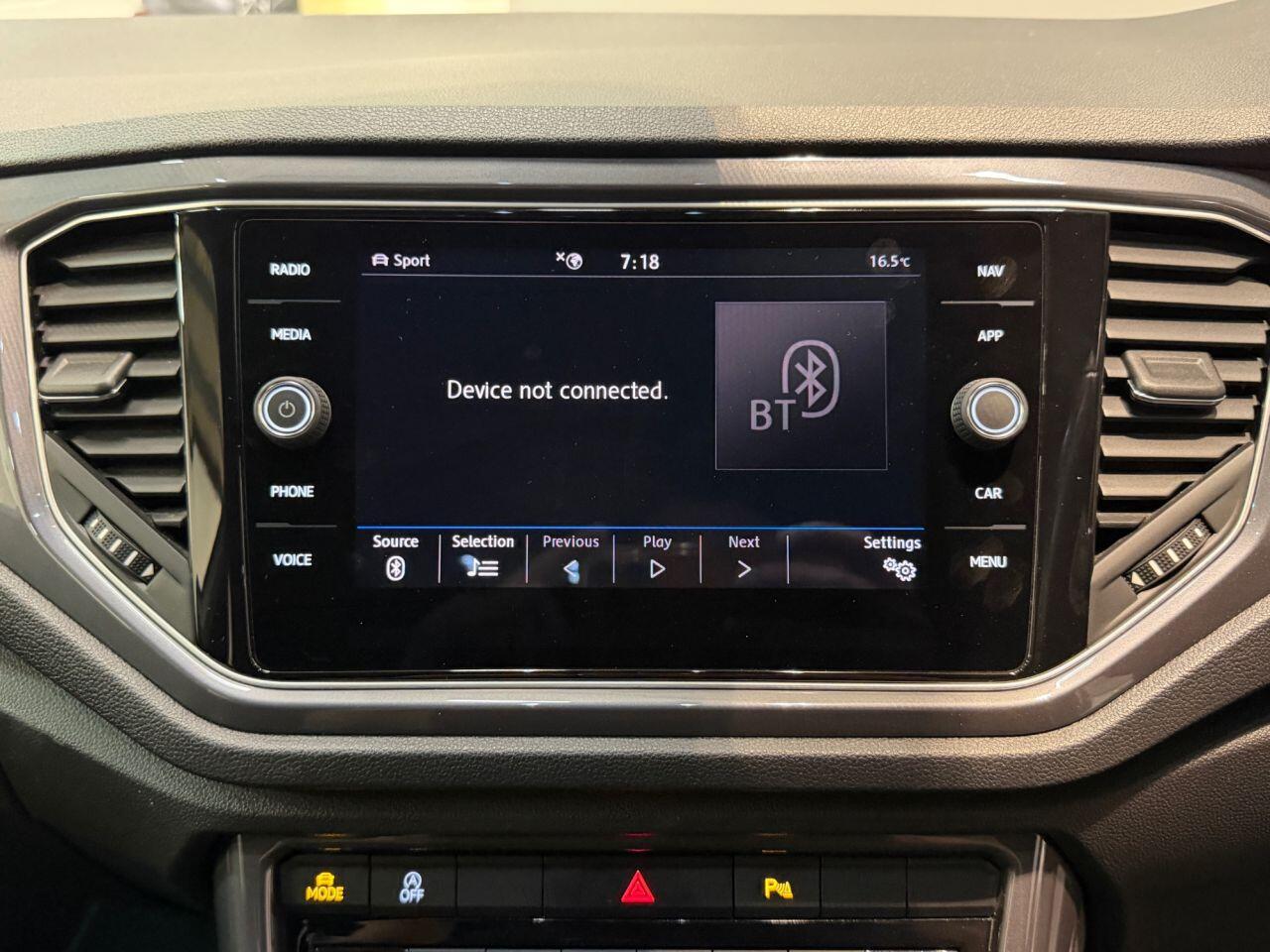 Volkswagen T-Roc view 19