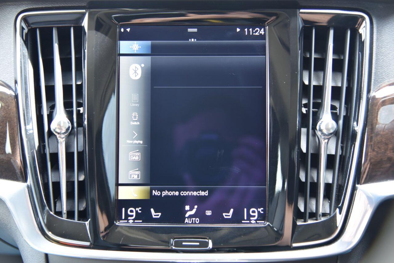 Volvo V90 view 40