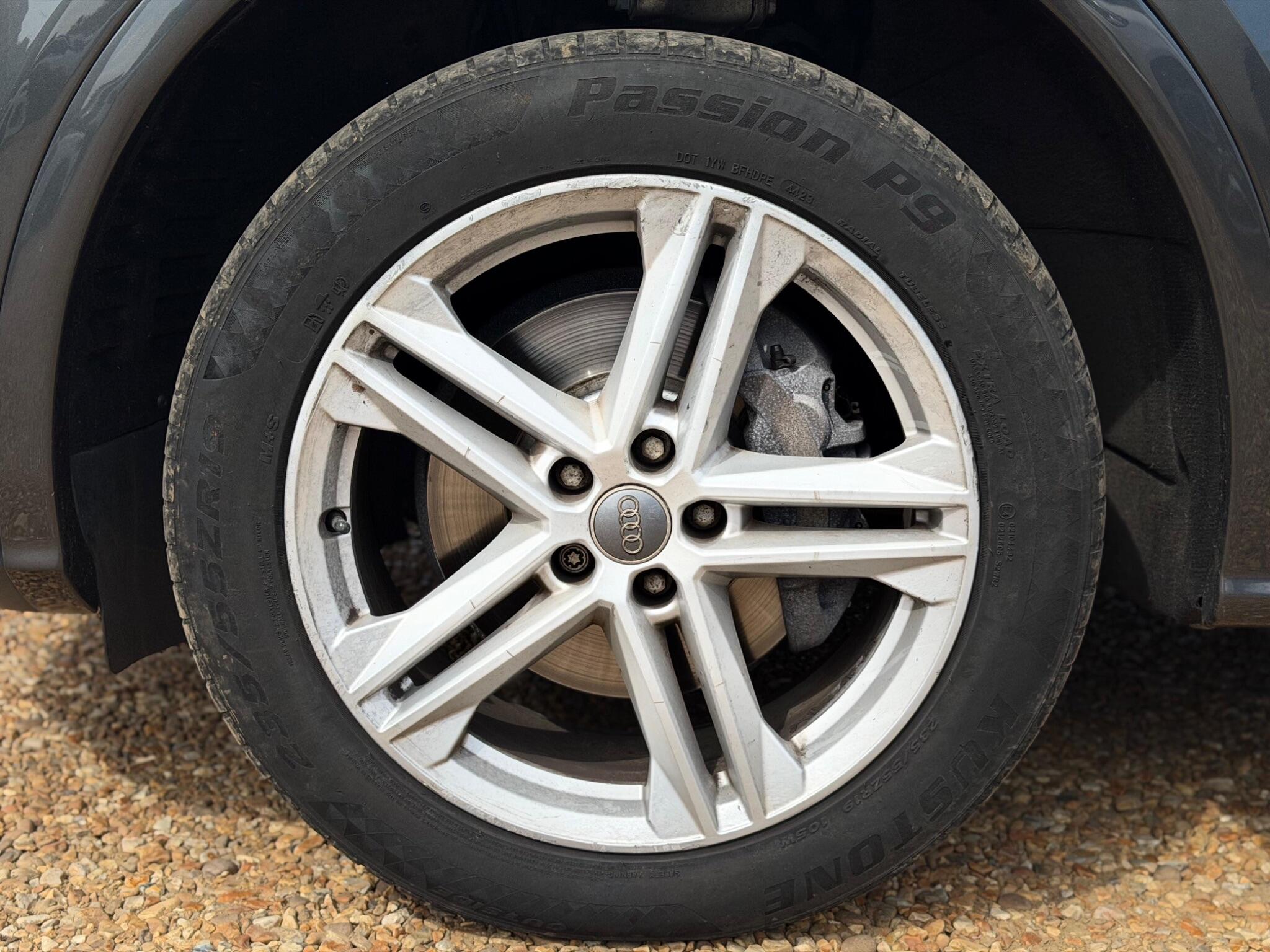Audi Q5 view 48