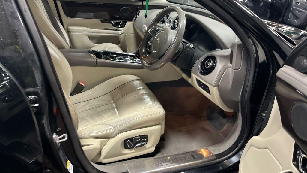 Jaguar XJ view 2