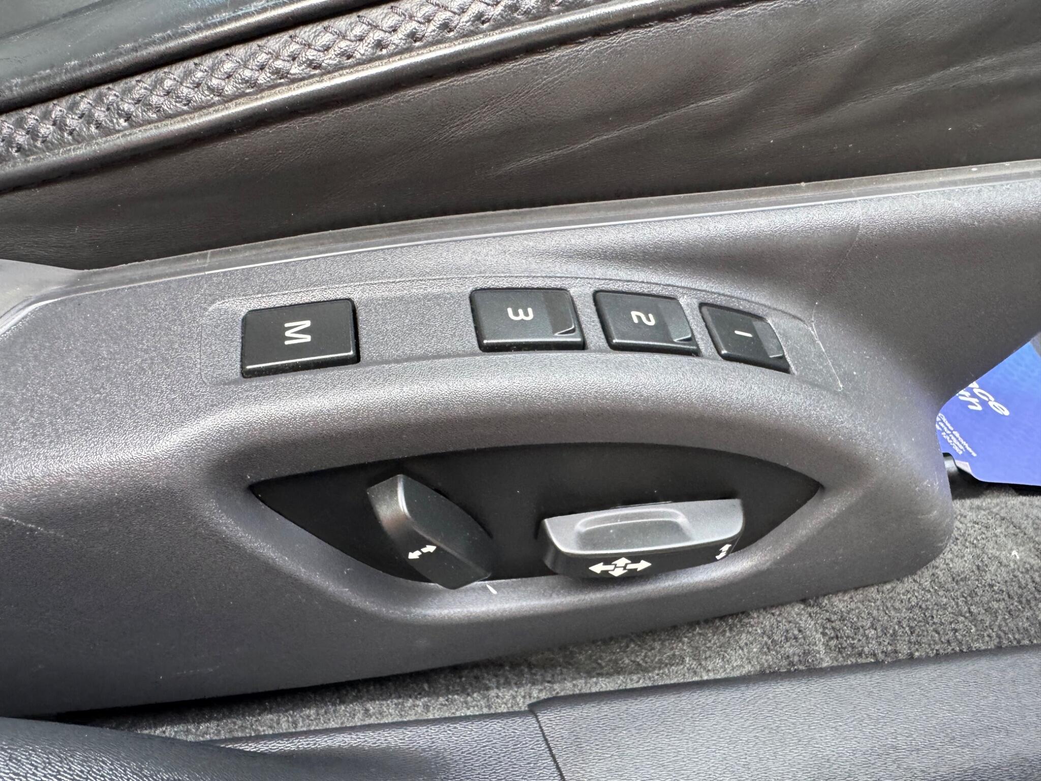 Volvo XC70 view 13
