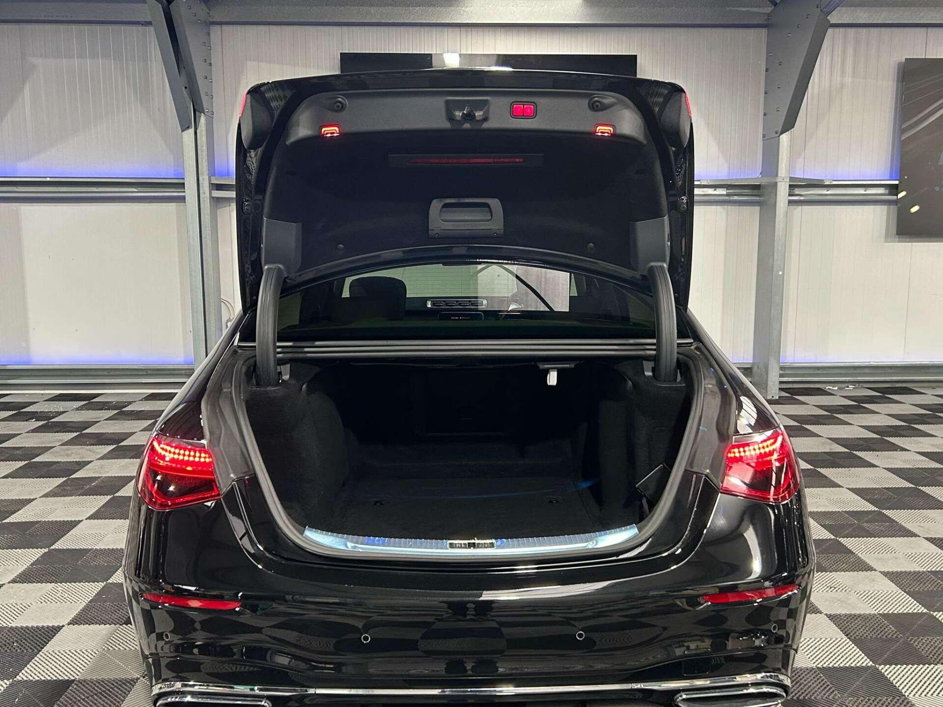 Mercedes-Benz S Class view 16