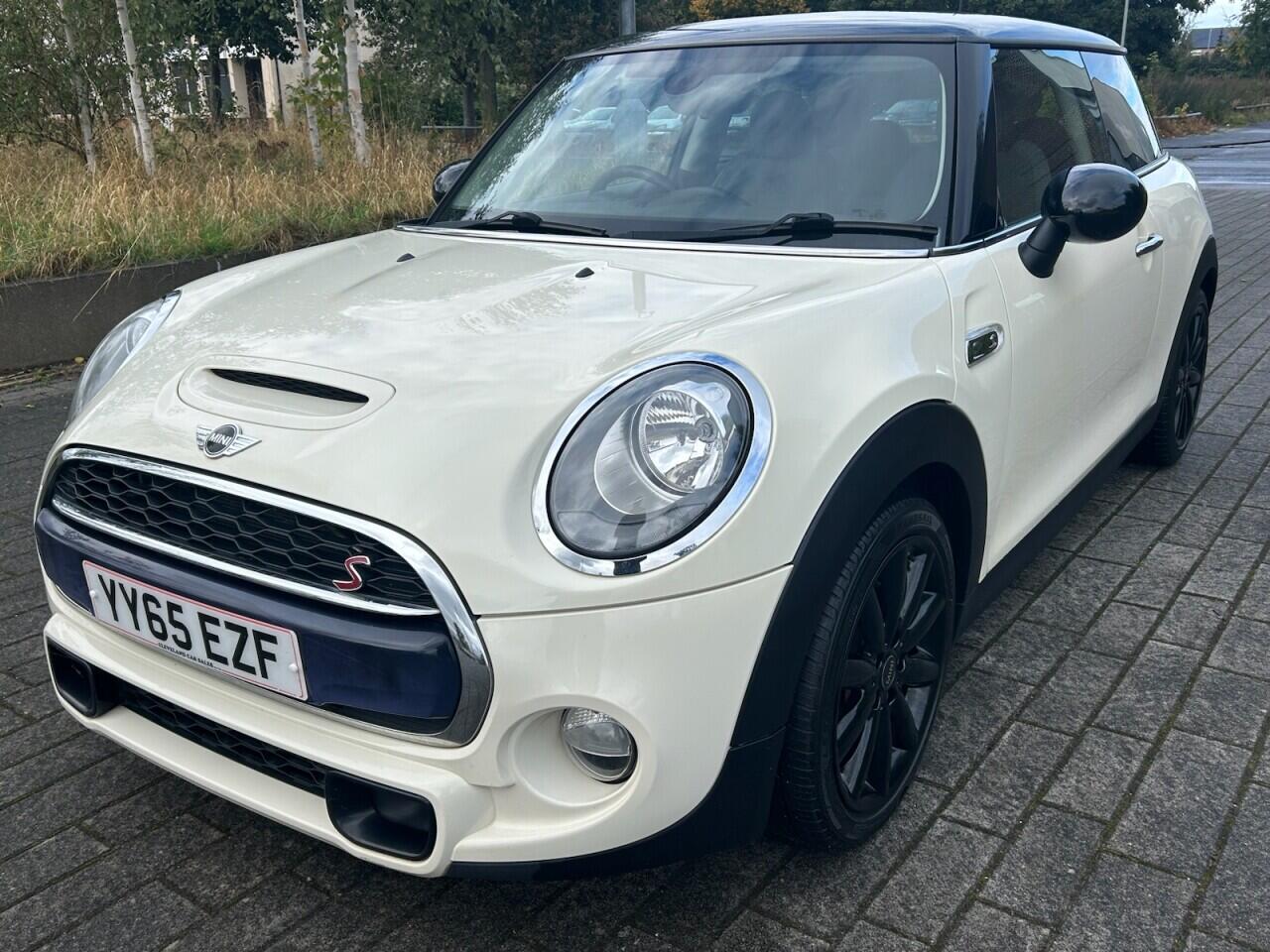Mini Hatch view 5