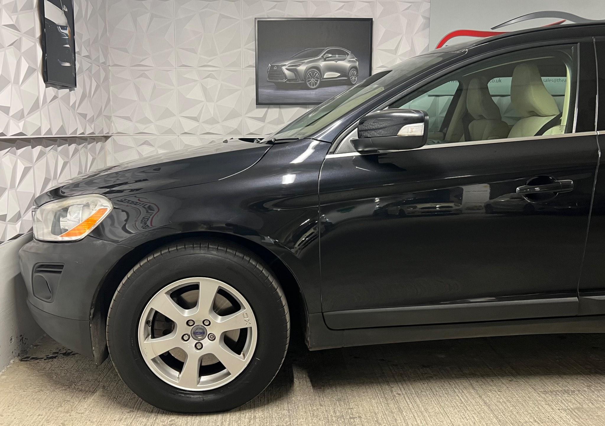 Volvo XC60 view 12