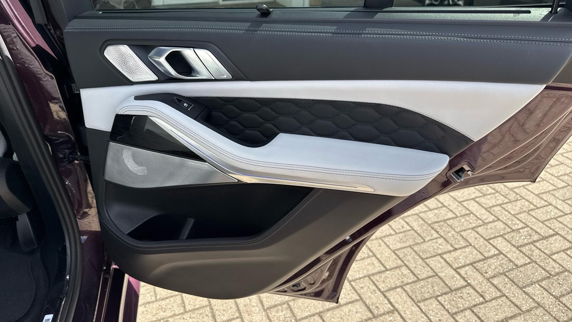 BMW X5 M view 30