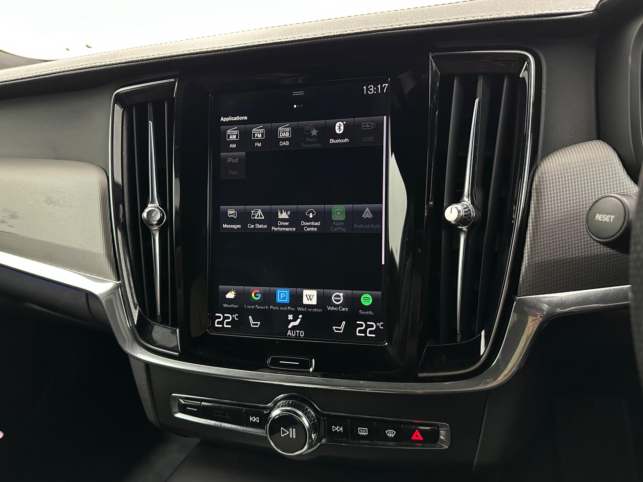 Volvo S90 view 24