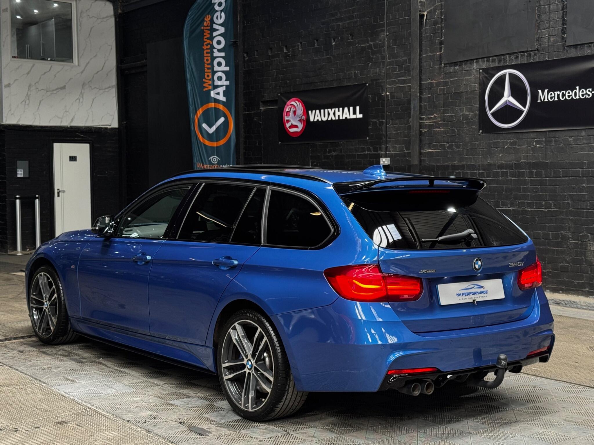 BMW 3 Series view 6