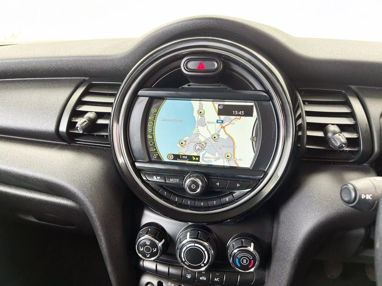 MINI Hatch view 21