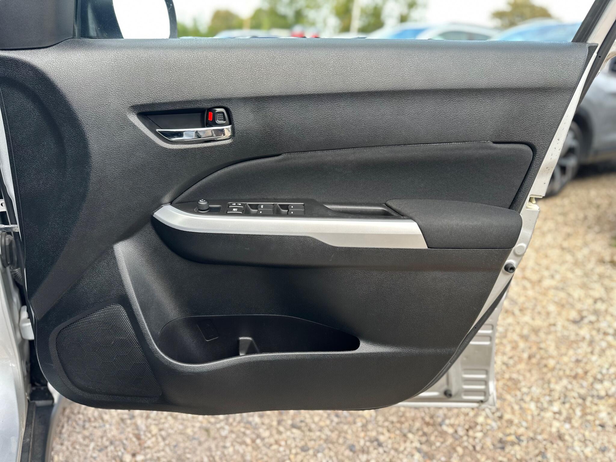 Suzuki Vitara view 57