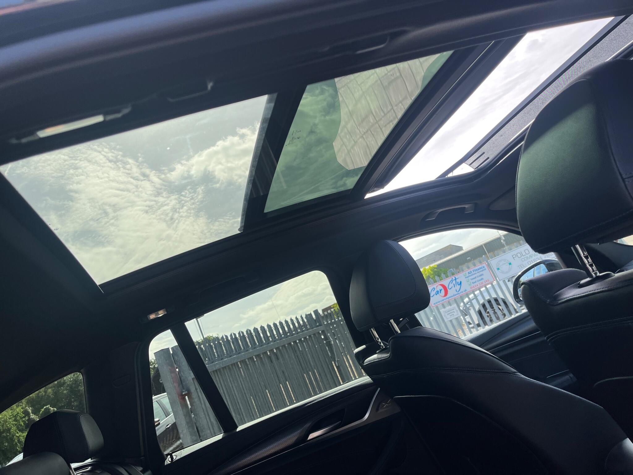 BMW X3 view 56