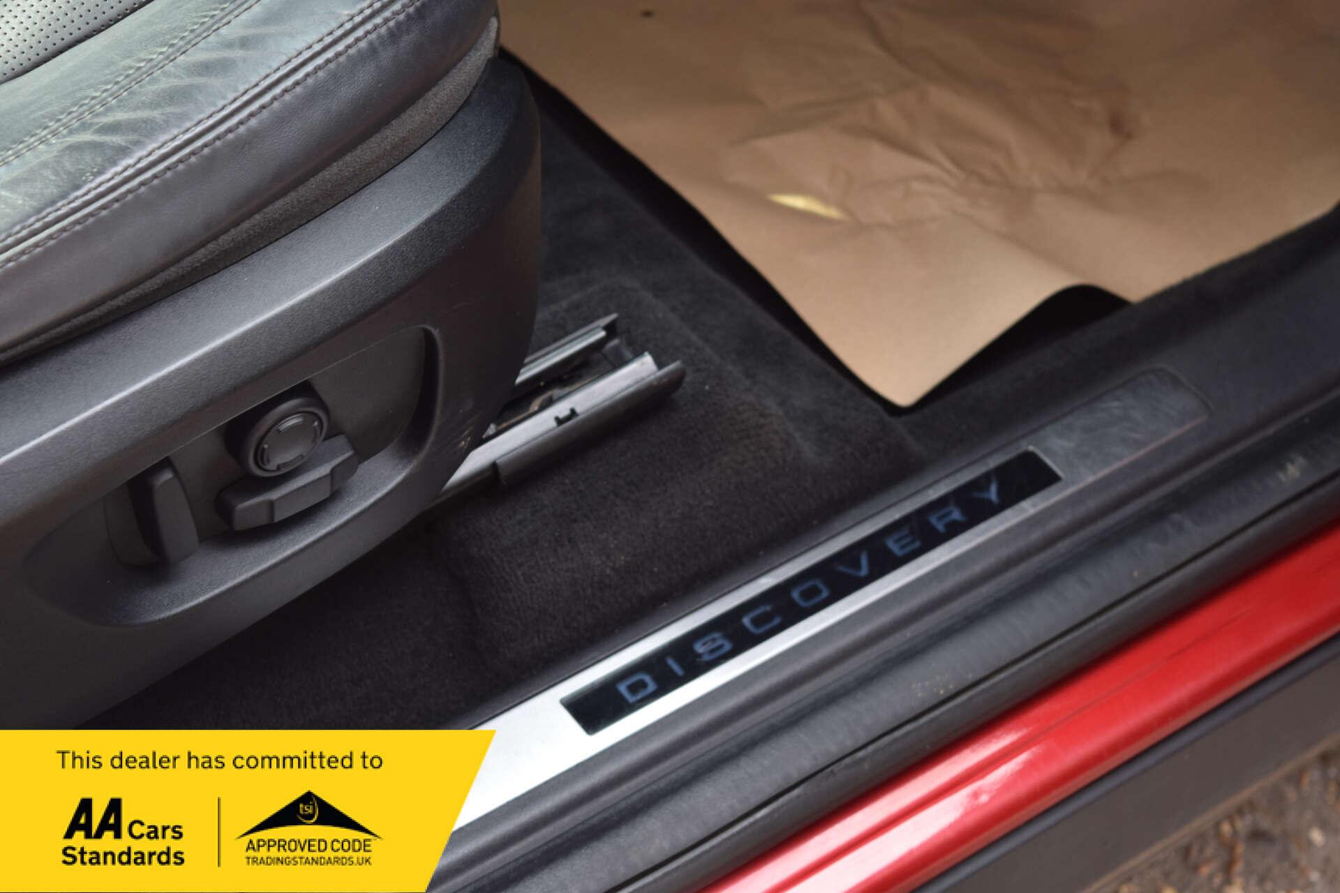 Land Rover Discovery Sport view 37