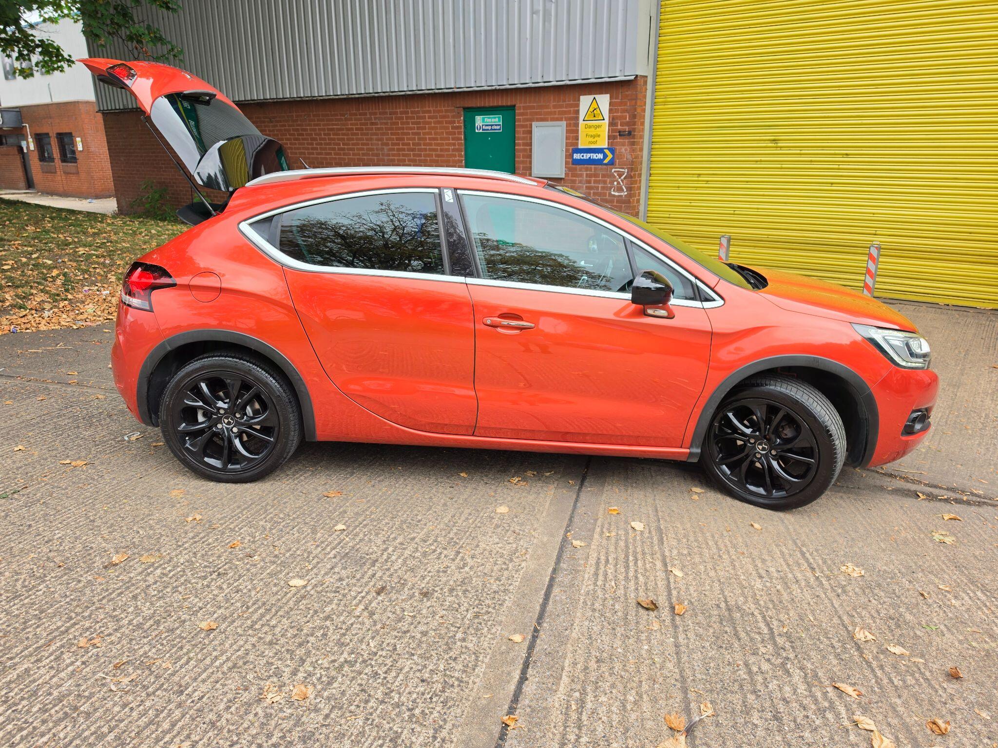 DS Automobiles DS 4 Crossback view 11