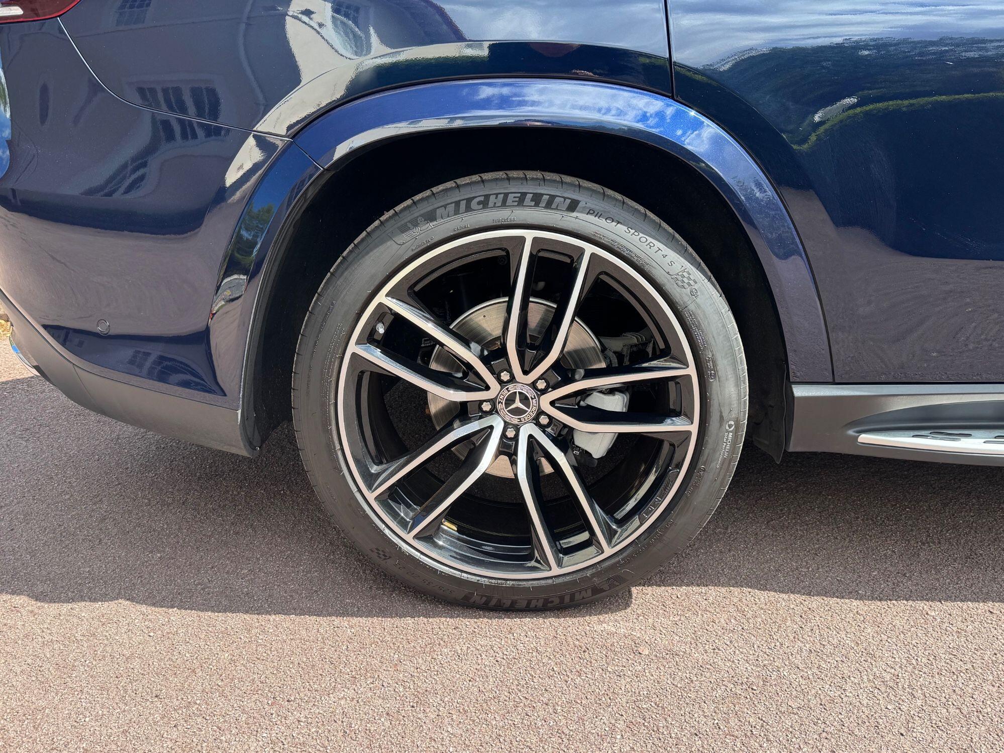 Mercedes-Benz GLS view 13